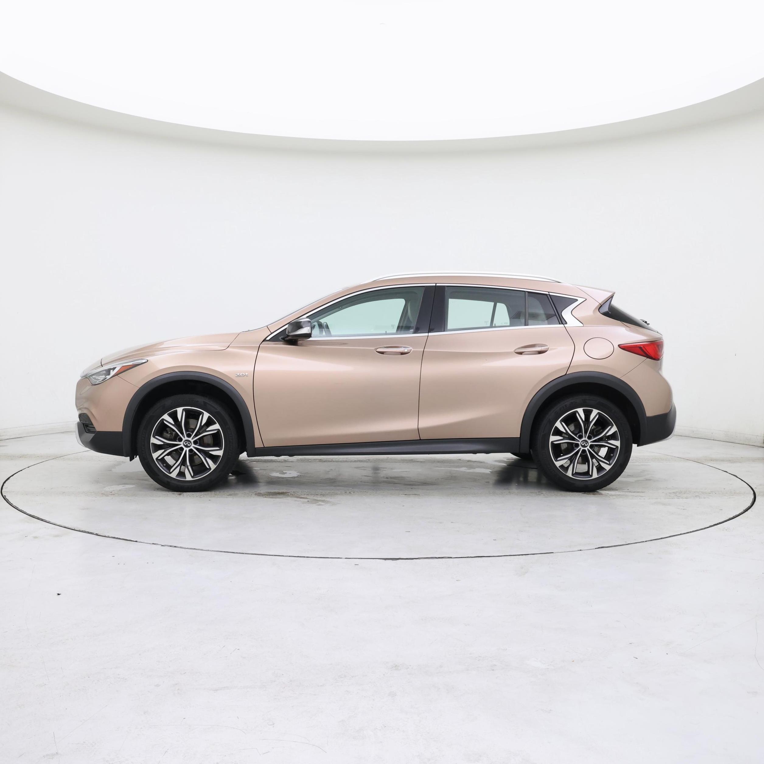 Thumbnail: 2018 INFINITI QX30 - 3