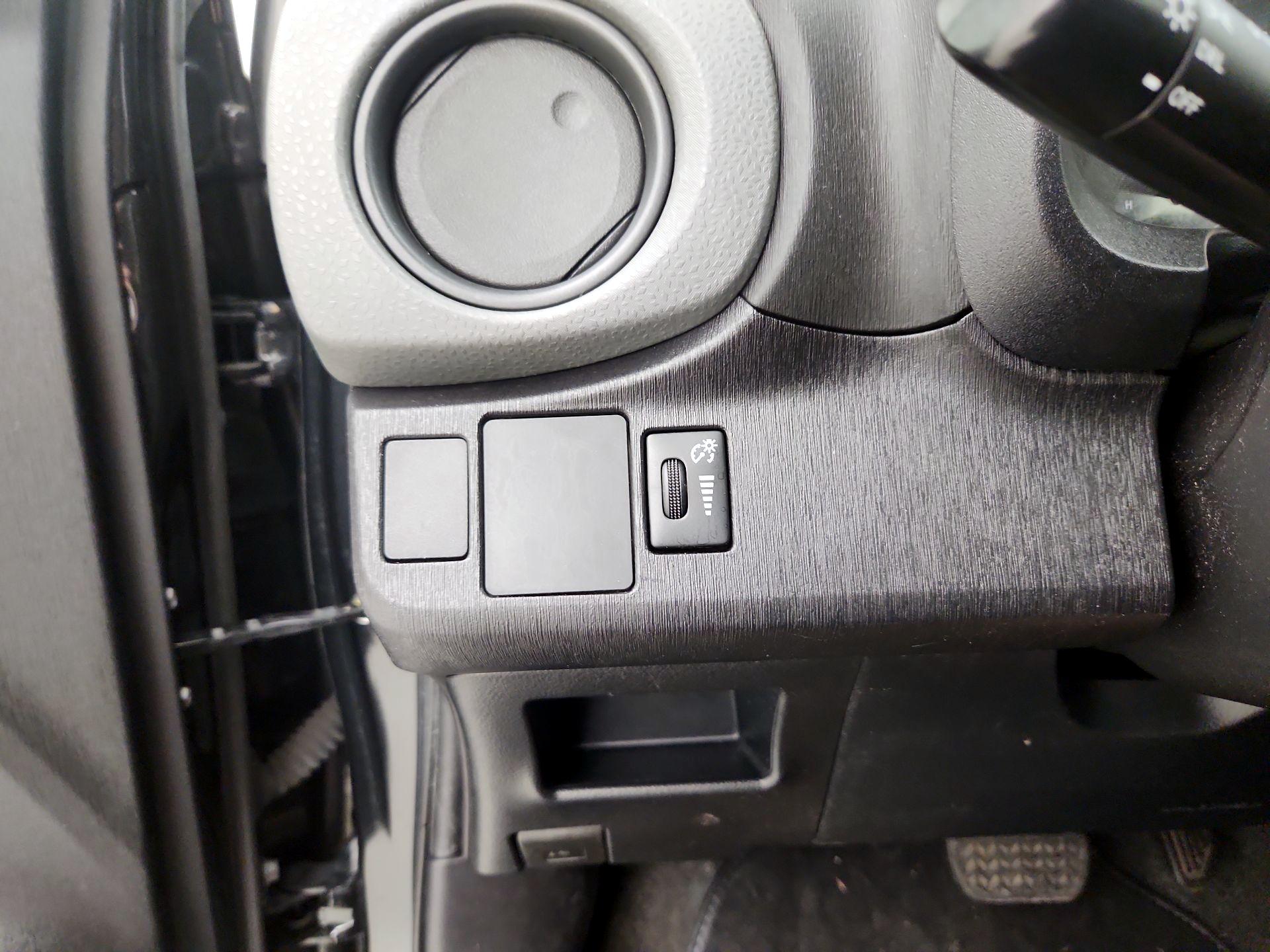 Thumbnail: 2014 Toyota Yaris - 13