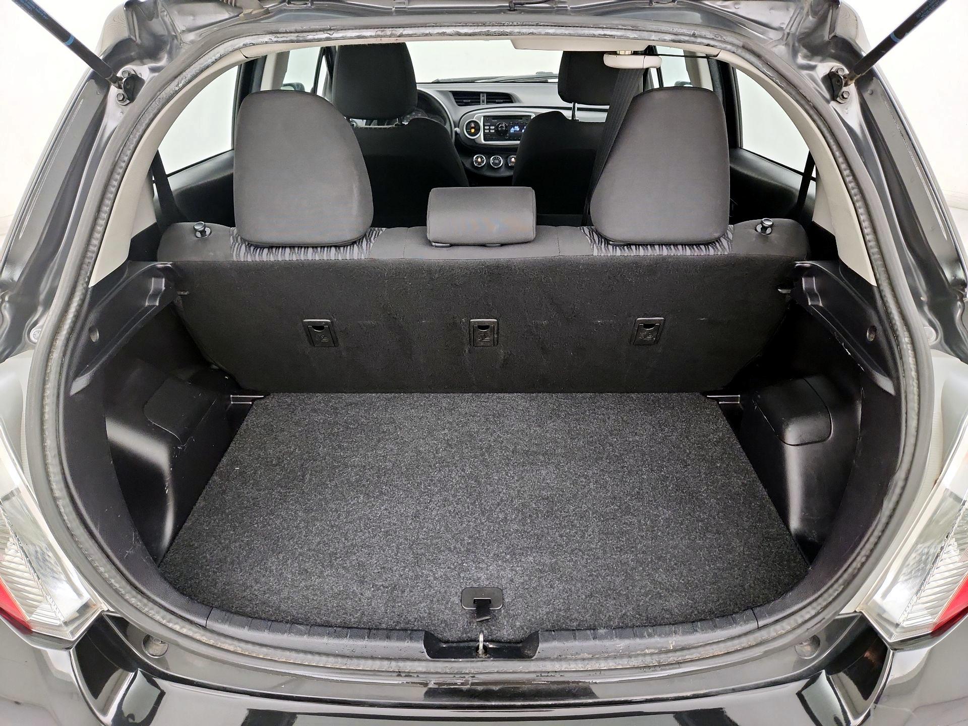 Thumbnail: 2014 Toyota Yaris - 18