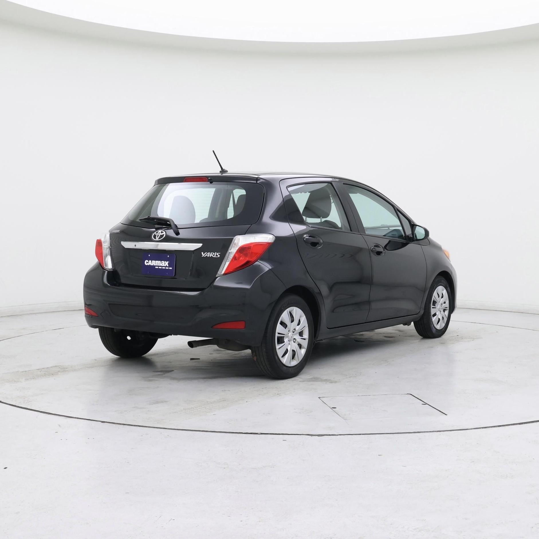 Thumbnail: 2014 Toyota Yaris - 8