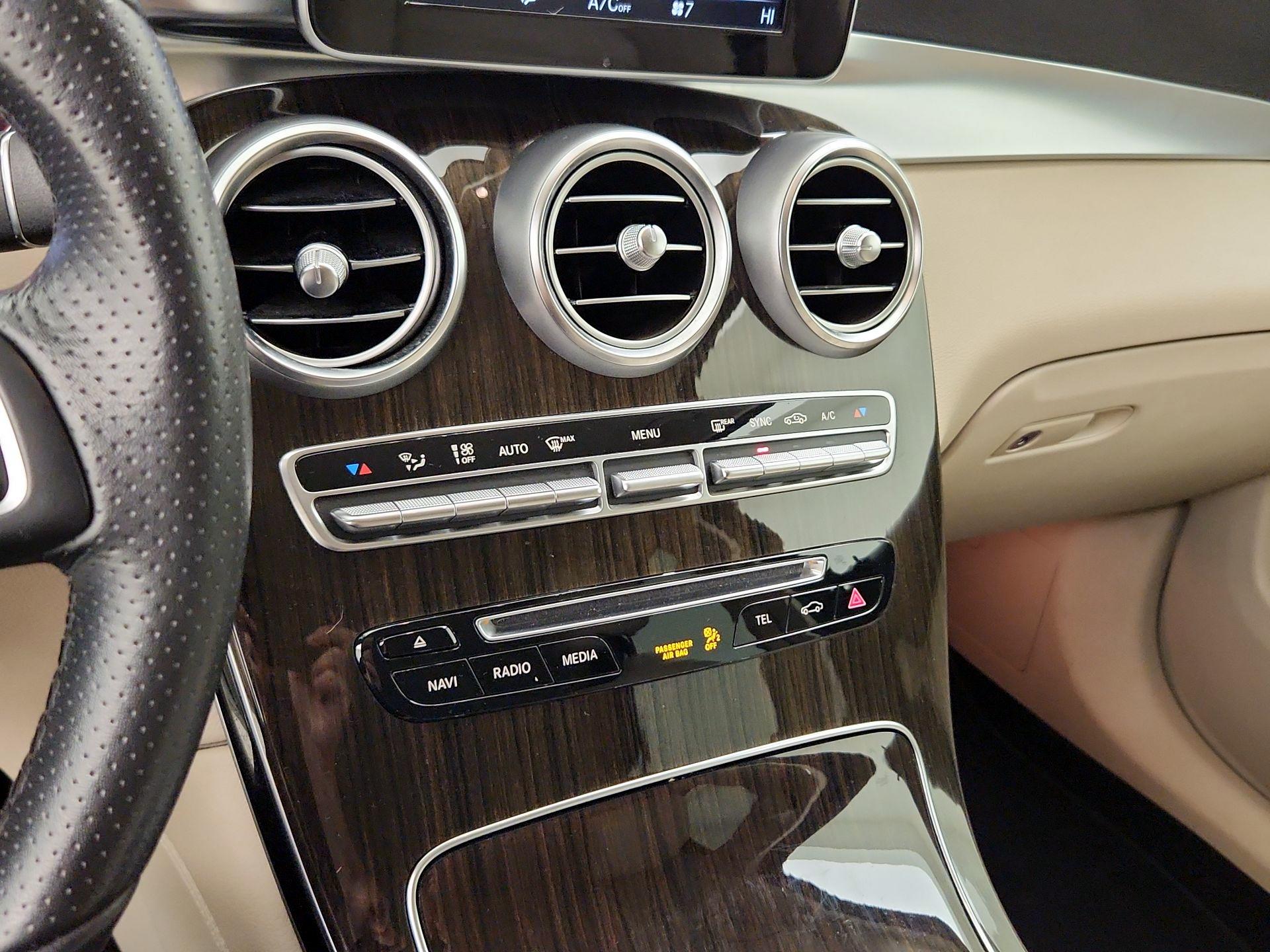 Thumbnail: 2018 Mercedes-Benz GLC - 16