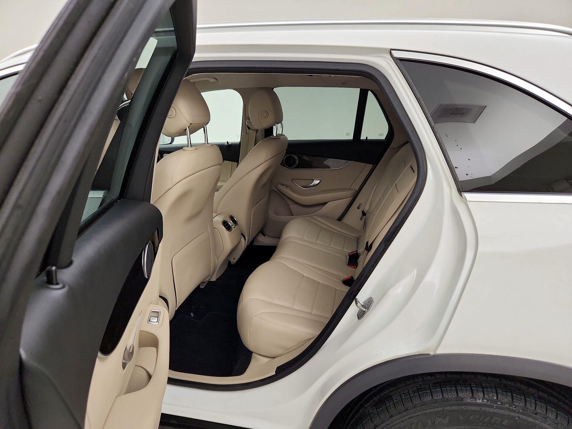 Thumbnail: 2018 Mercedes-Benz GLC - 19