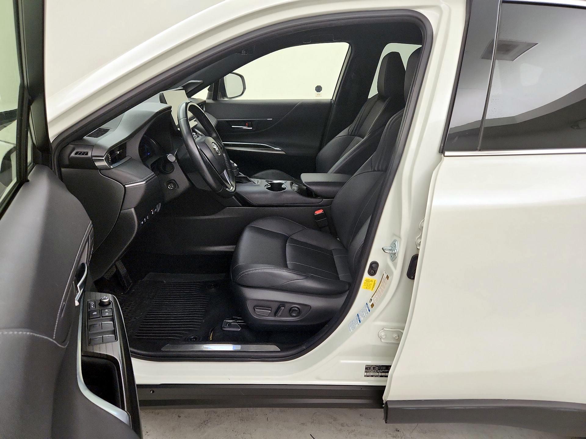 Thumbnail: 2021 Toyota Venza - 11