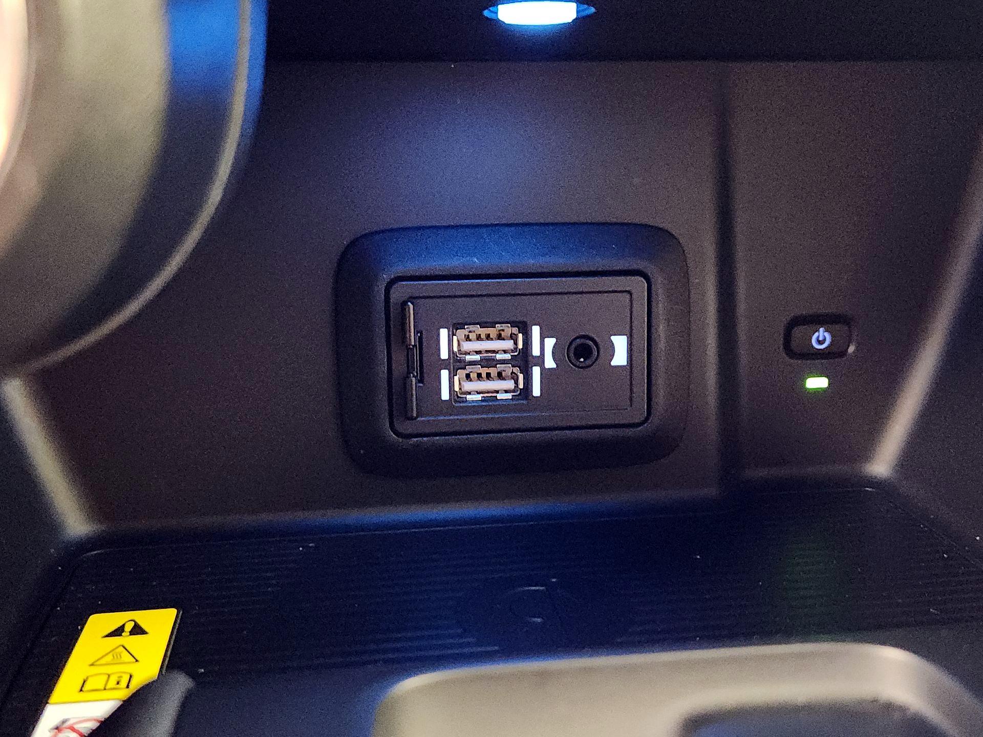 Thumbnail: 2021 Toyota Venza - 19