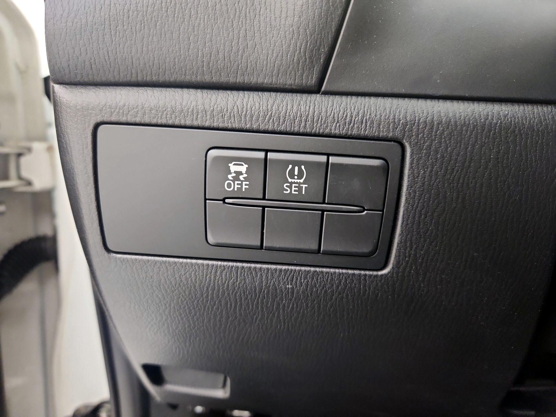 Thumbnail: 2015 Mazda Mazda3 - 13