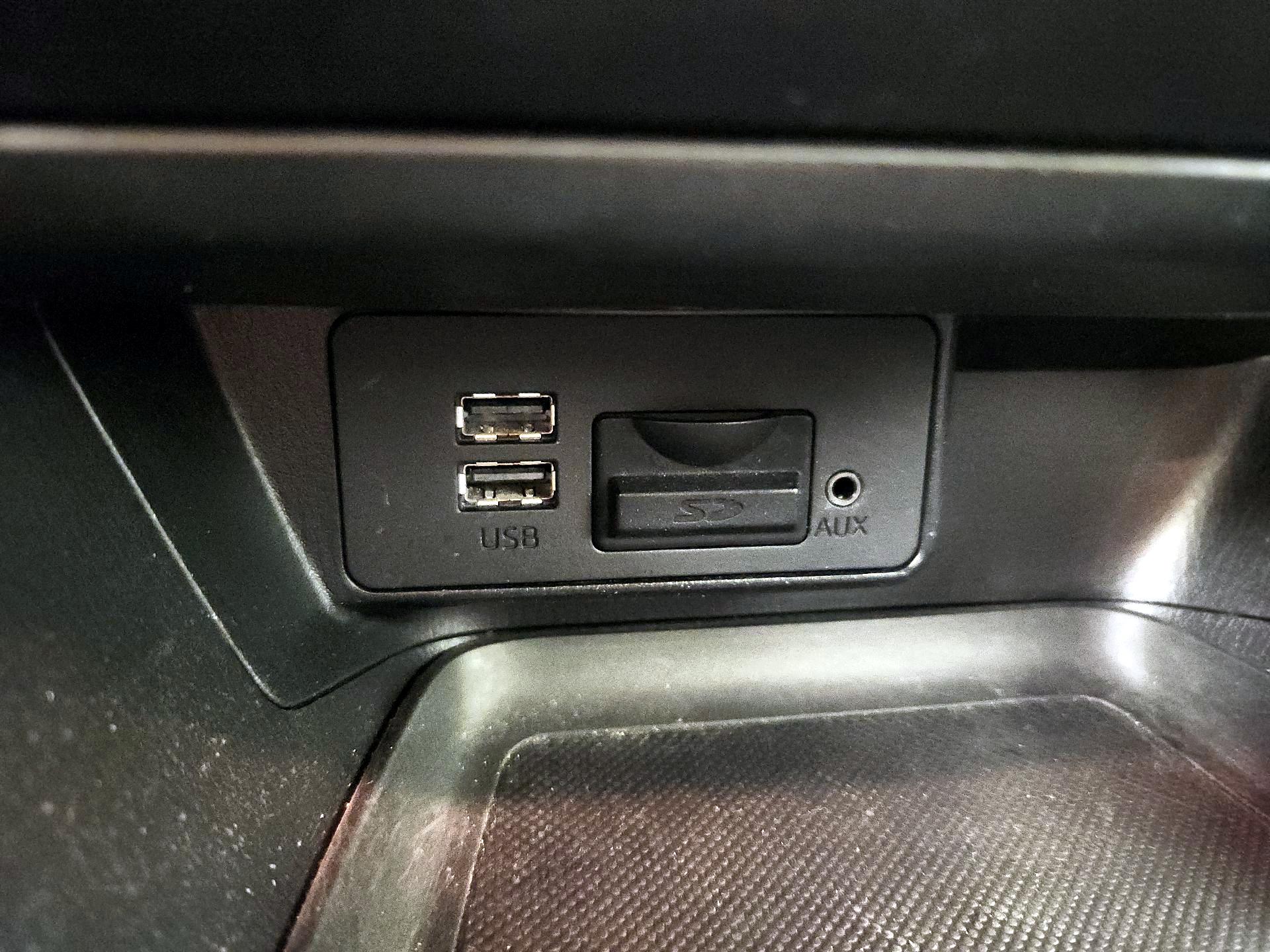 Thumbnail: 2015 Mazda Mazda3 - 17