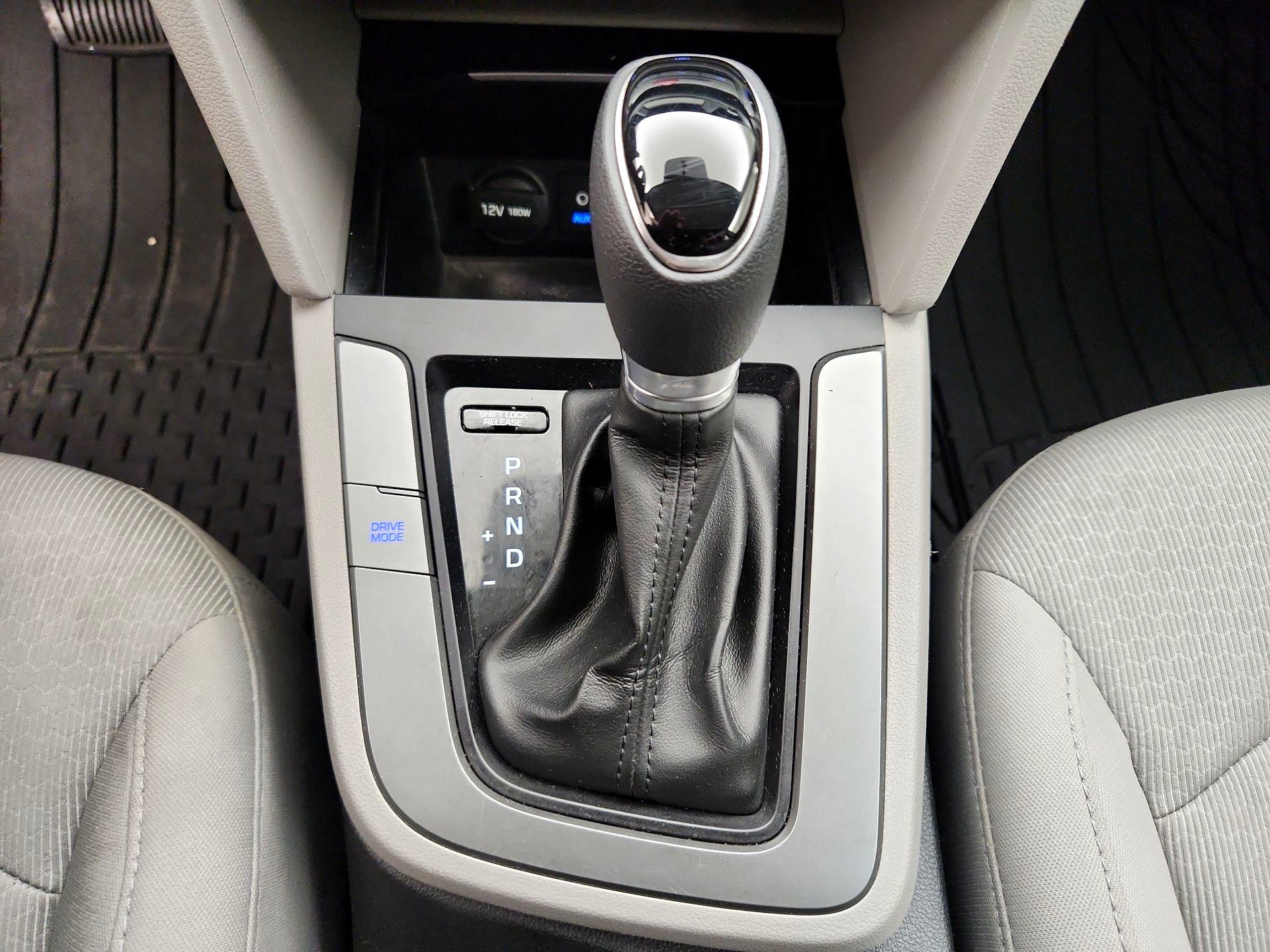 Thumbnail: 2017 Hyundai Elantra - 17