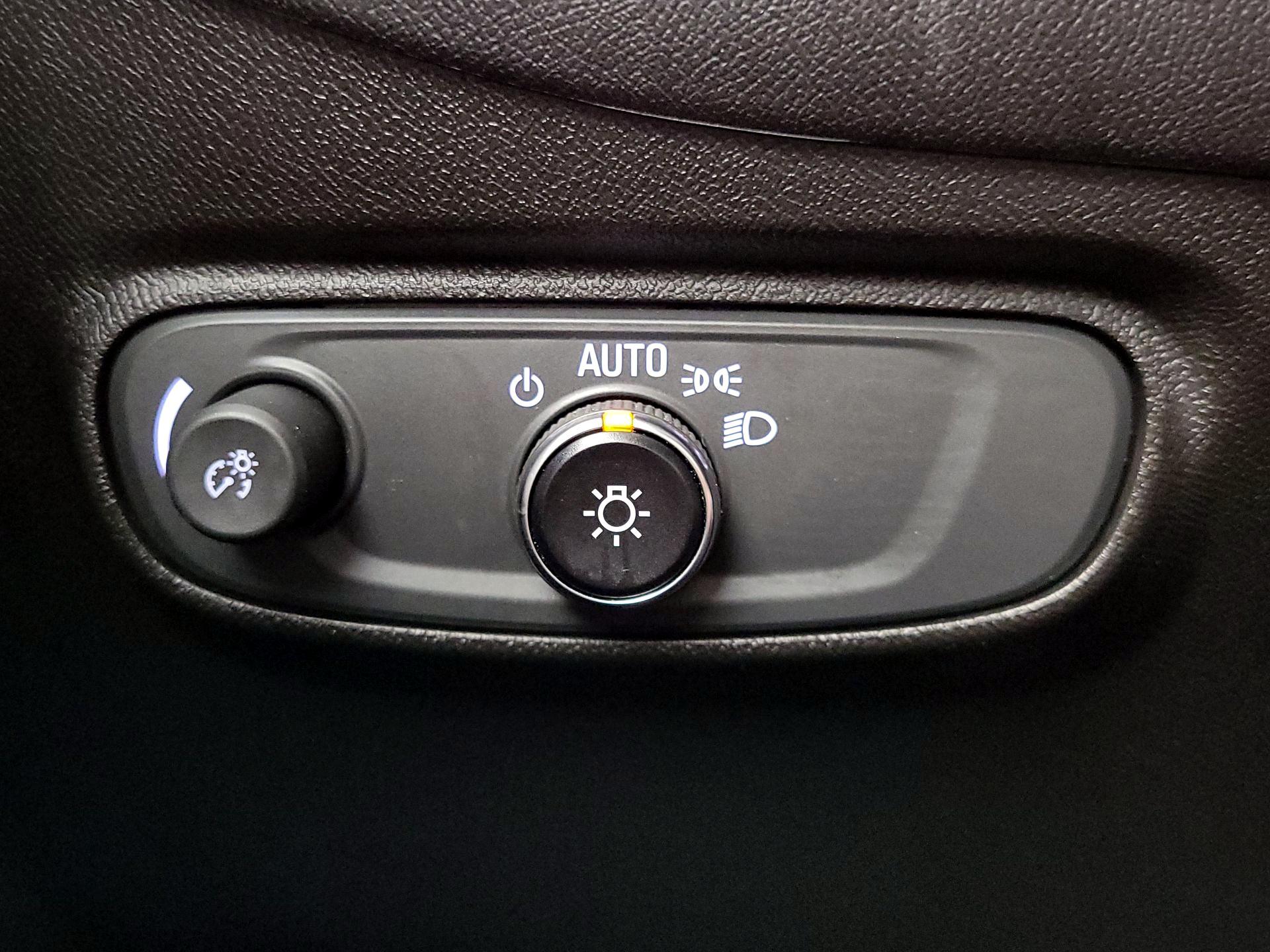 Thumbnail: 2022 Chevrolet Equinox - 13