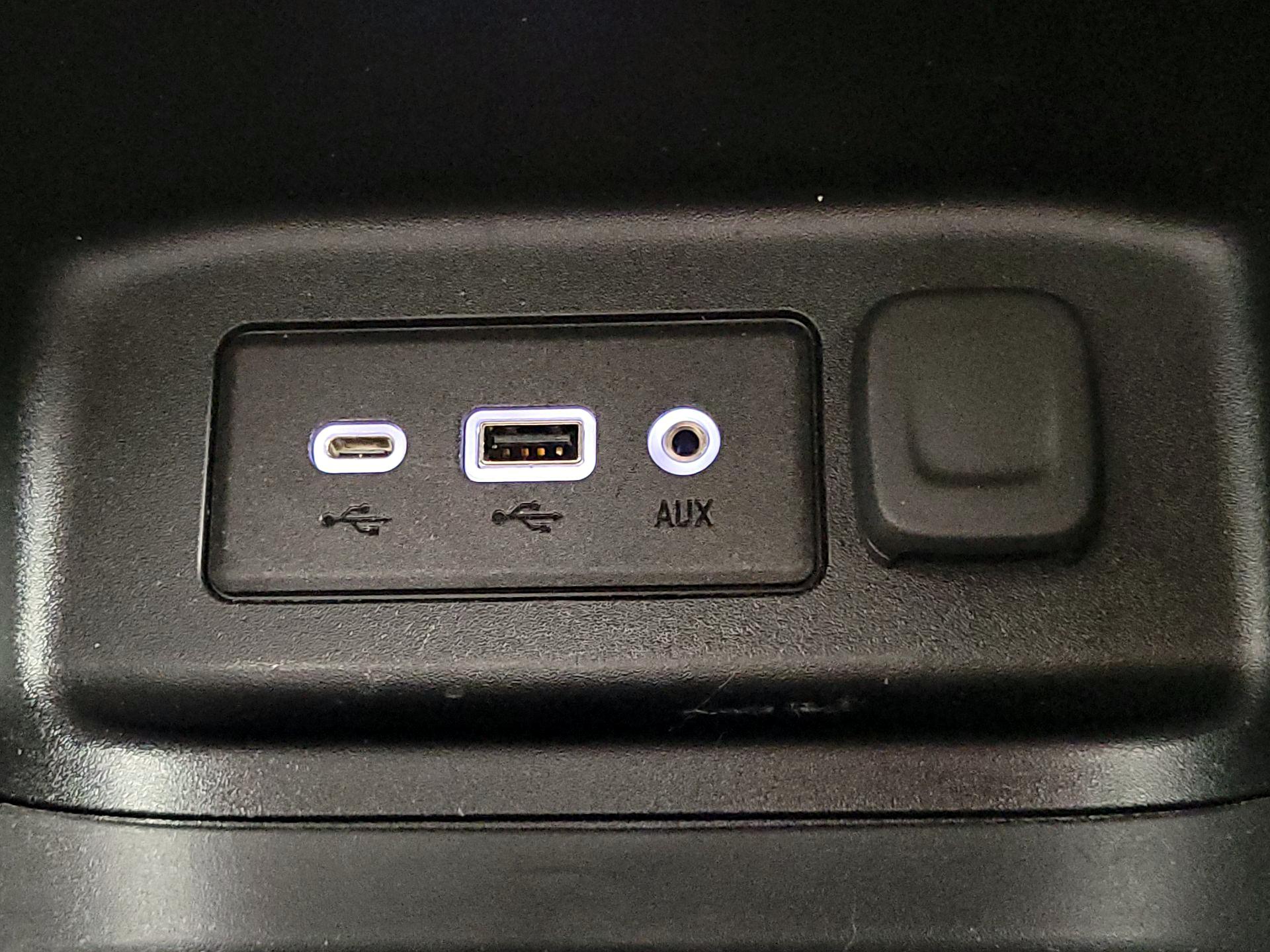 Thumbnail: 2021 Chevrolet Equinox - 18