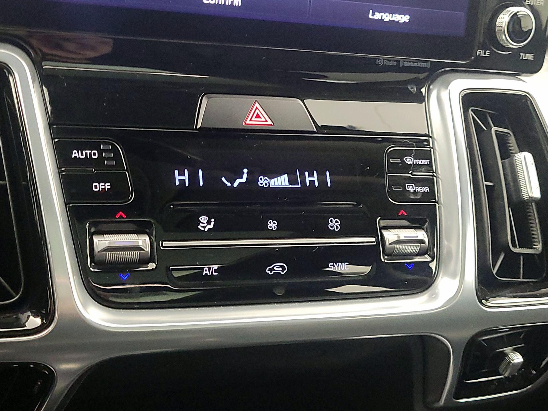 Thumbnail: 2023 Kia Sorento - 17