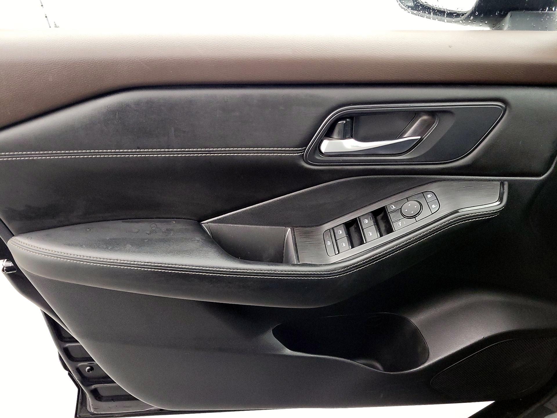 Thumbnail: 2023 Nissan Rogue - 12