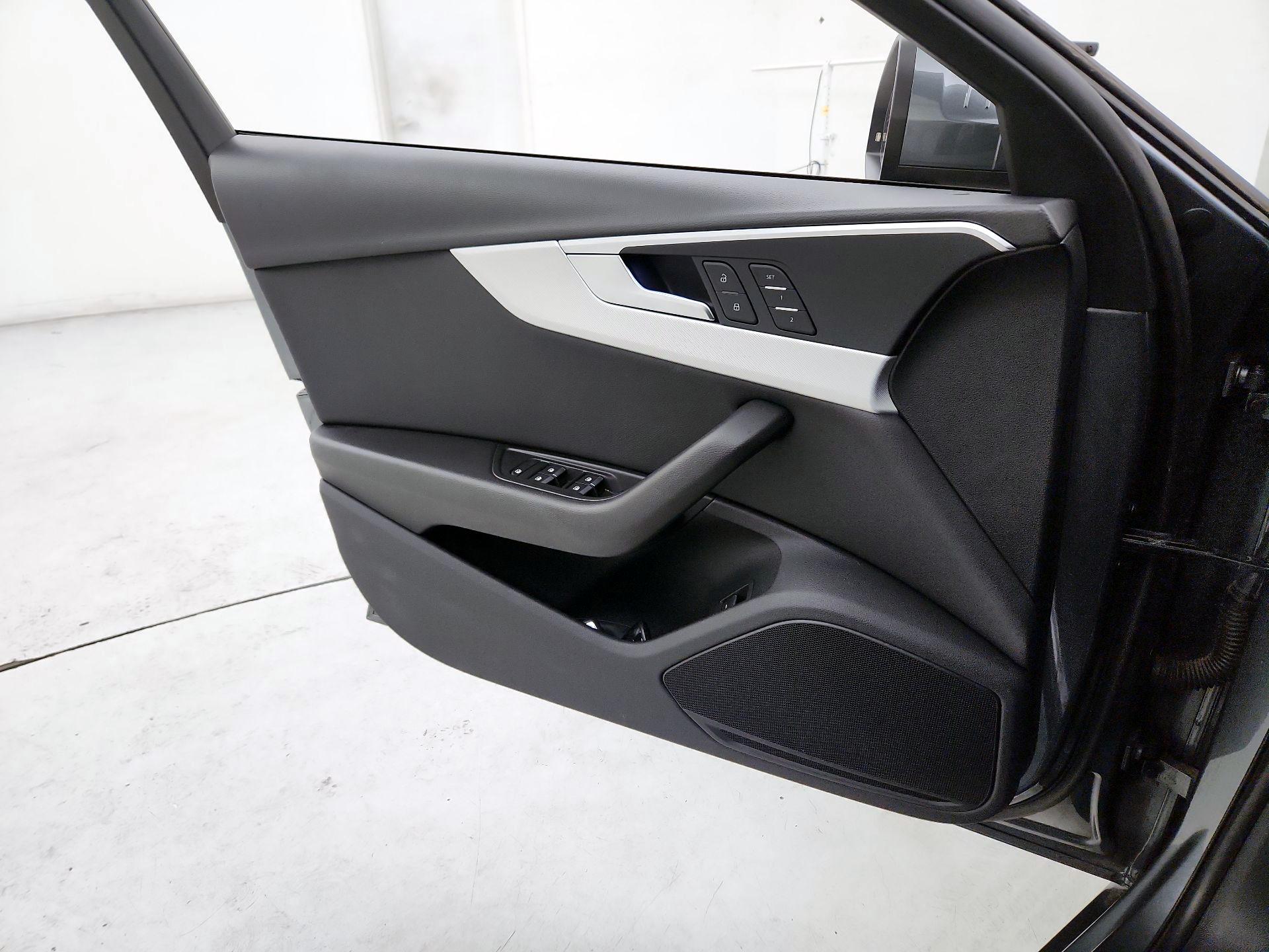 Thumbnail: 2017 Audi A4 - 12