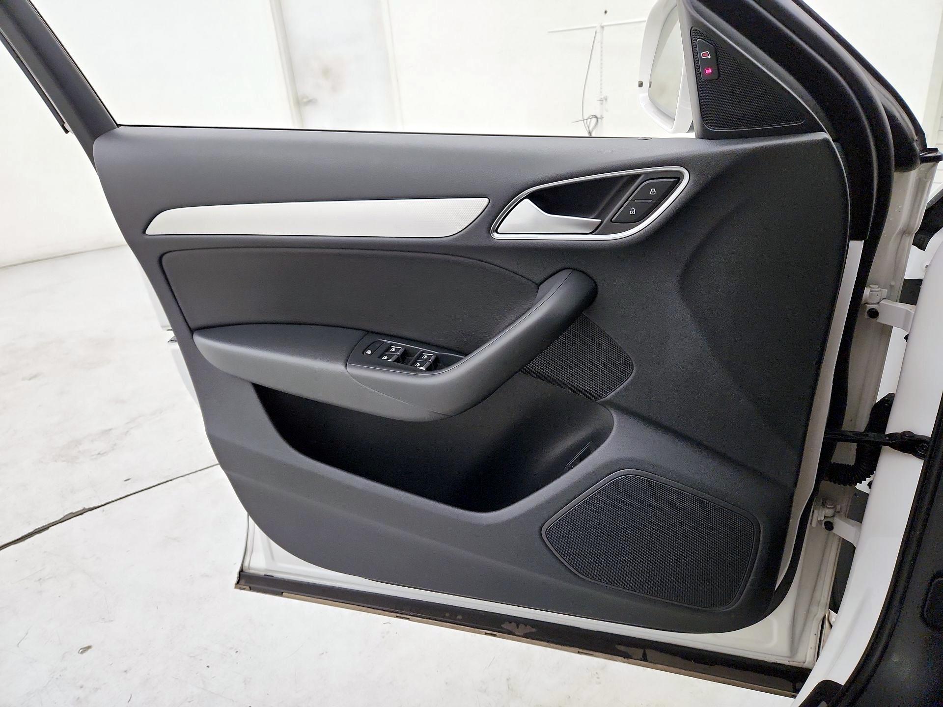 Thumbnail: 2018 Audi Q3 - 12