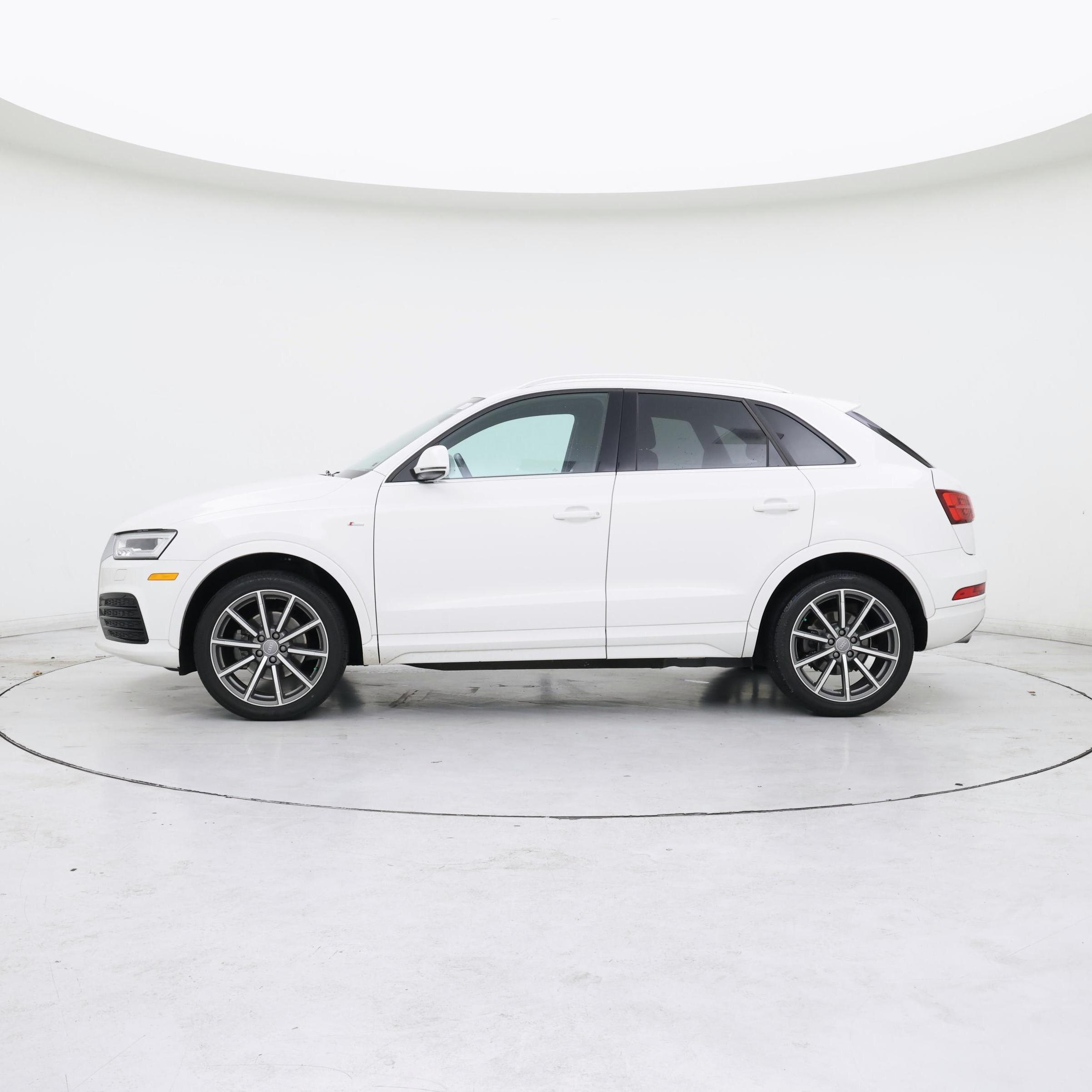 Thumbnail: 2018 Audi Q3 - 3