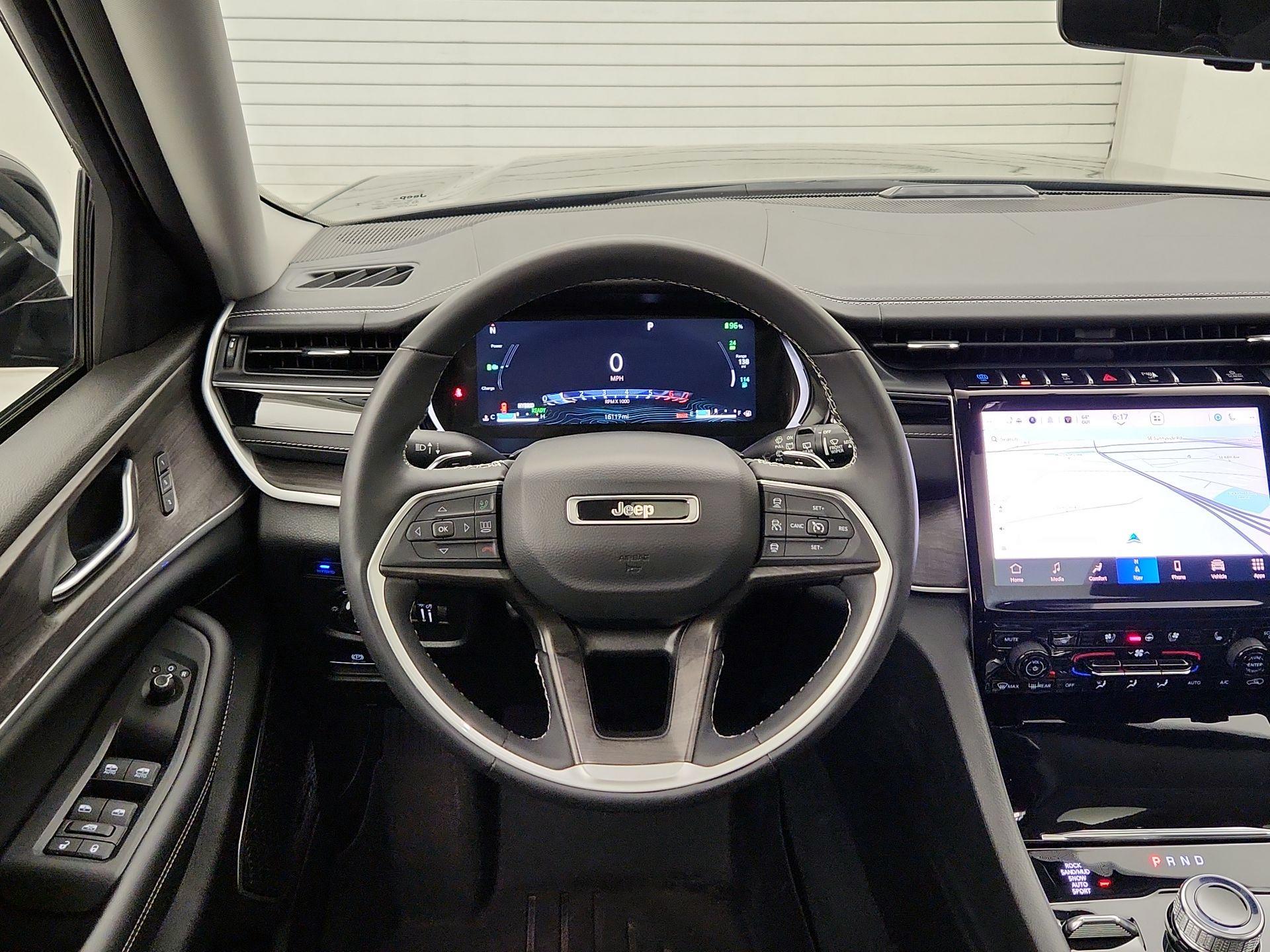 Thumbnail: 2023 Jeep Grand Cherokee - 10