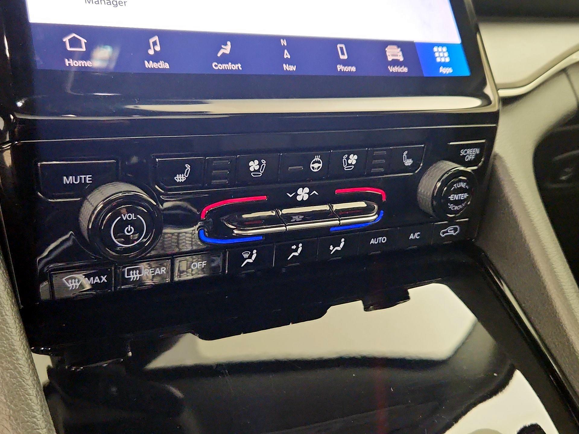 Thumbnail: 2023 Jeep Grand Cherokee - 17