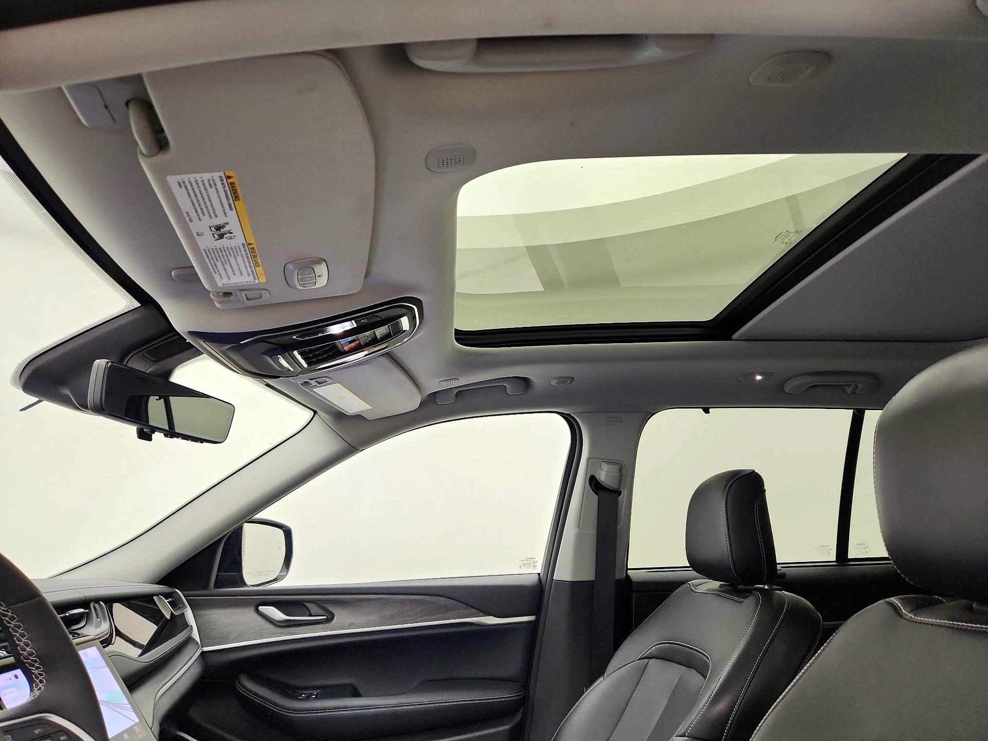 Thumbnail: 2023 Jeep Grand Cherokee - 20