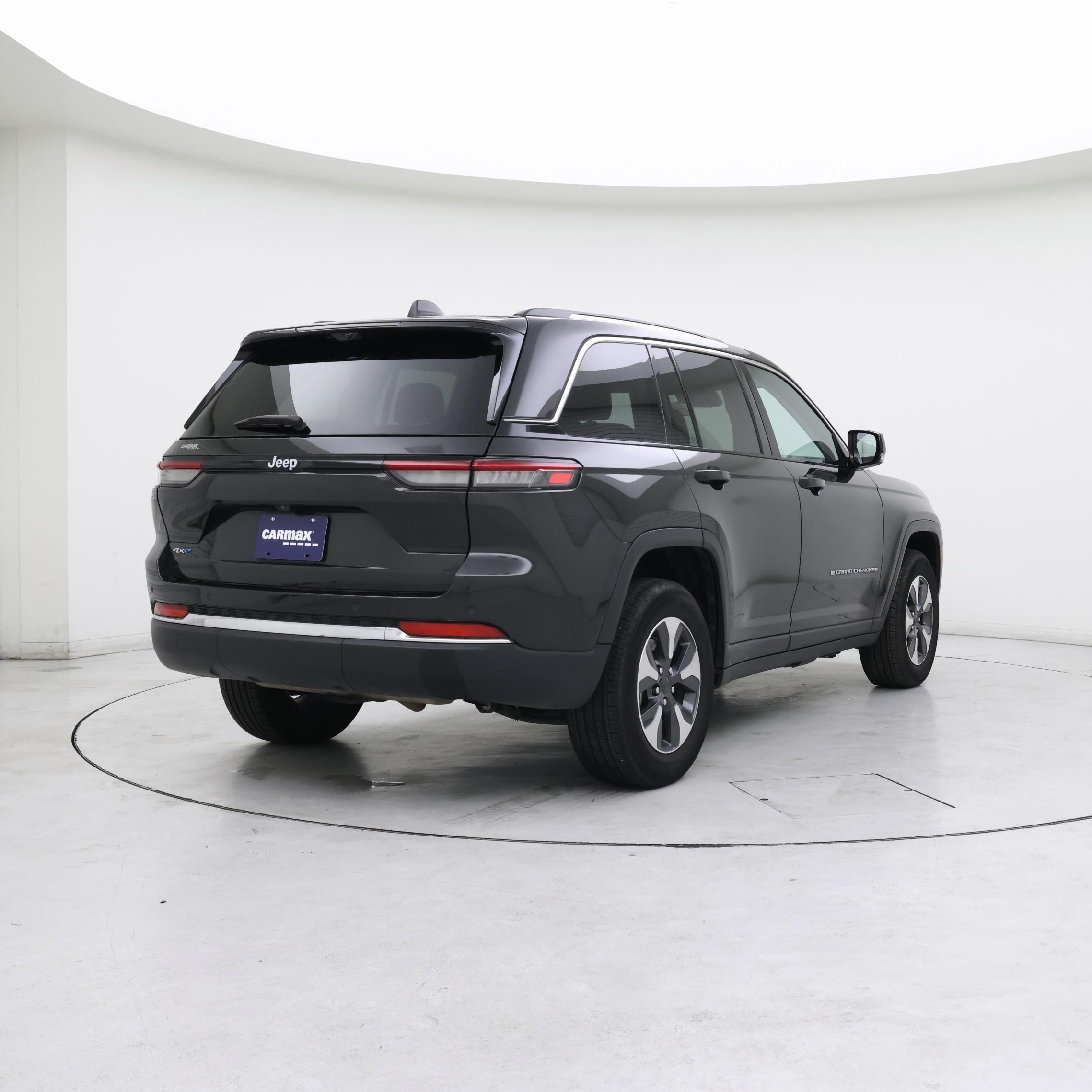 Thumbnail: 2023 Jeep Grand Cherokee - 8