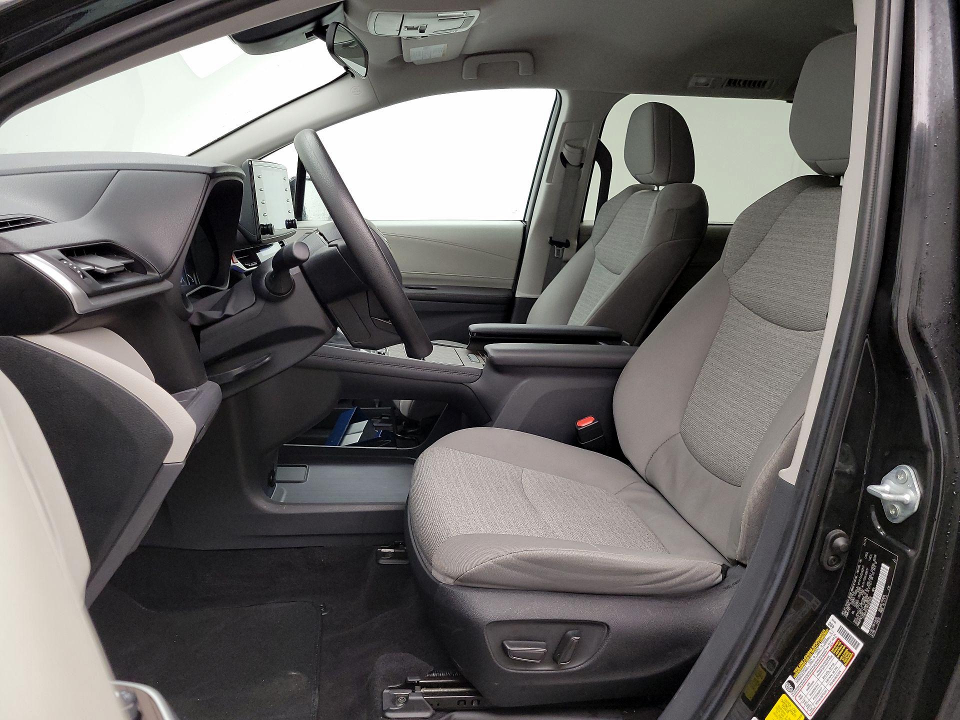 Thumbnail: 2024 Toyota Sienna - 11