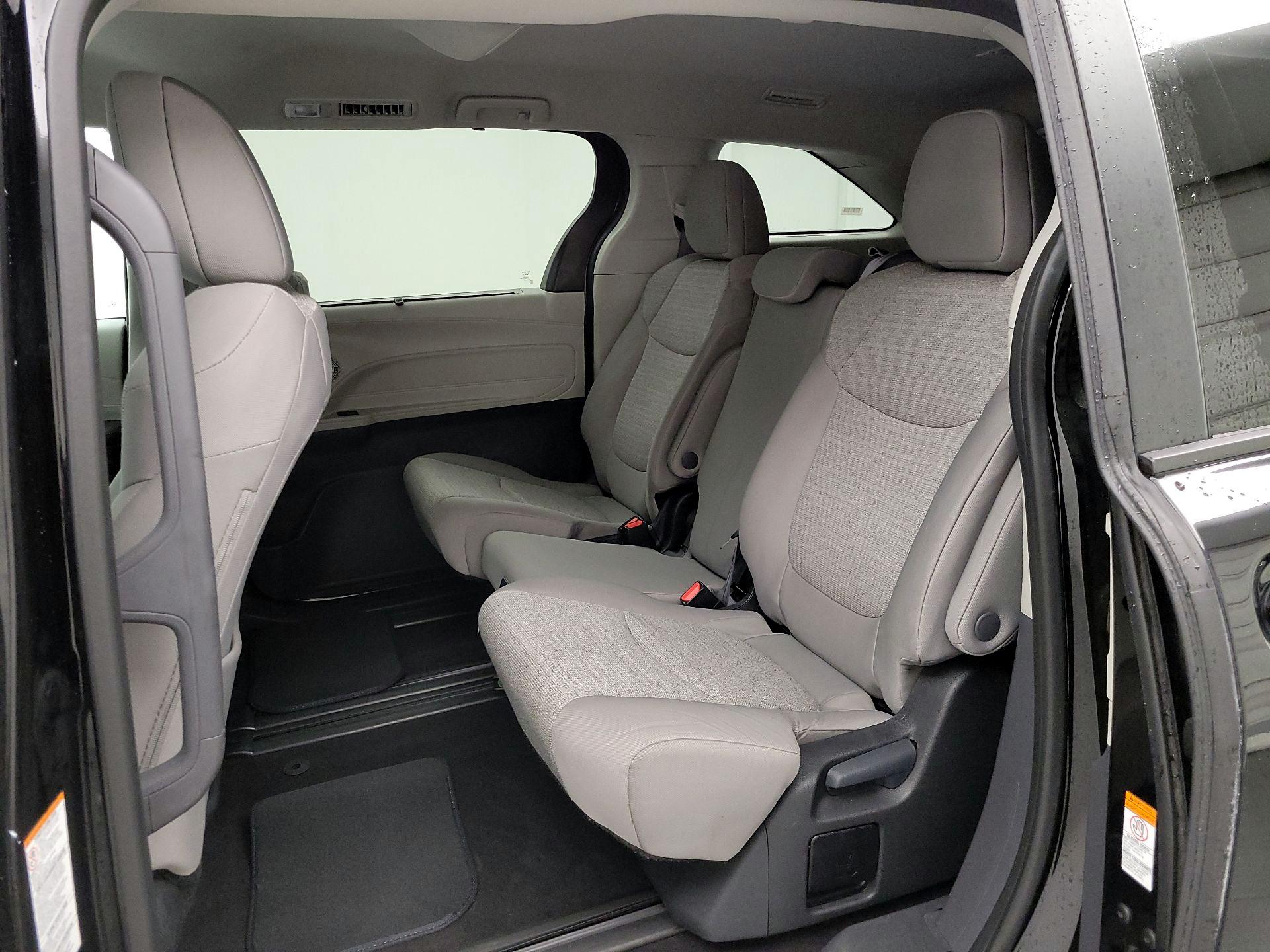 Thumbnail: 2024 Toyota Sienna - 19