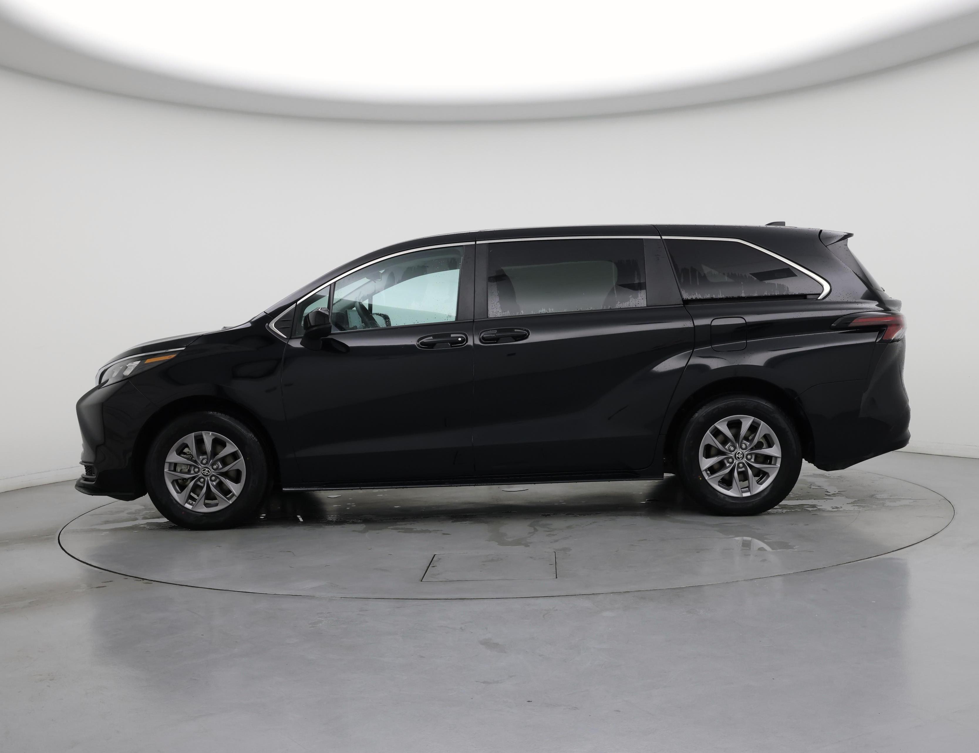 Thumbnail: 2024 Toyota Sienna - 3