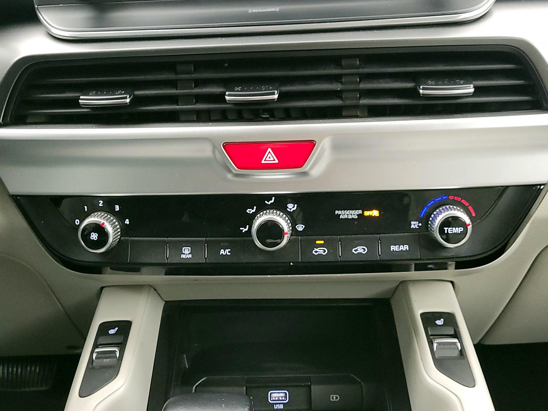 Thumbnail: 2021 Kia Telluride - 16