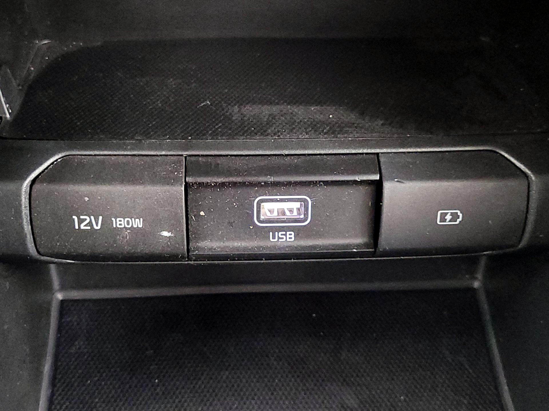 Thumbnail: 2021 Kia Telluride - 18