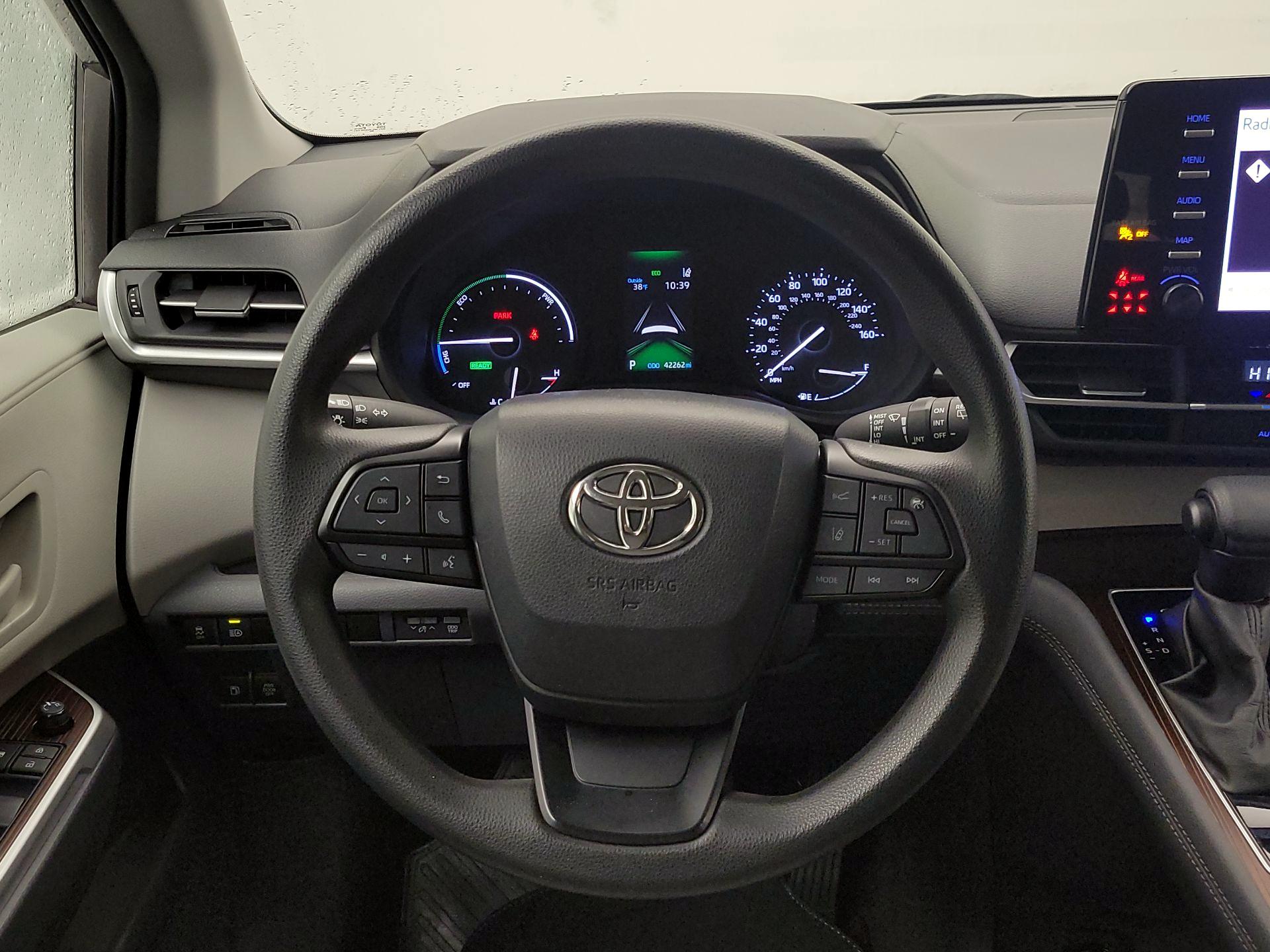 Thumbnail: 2024 Toyota Sienna - 10