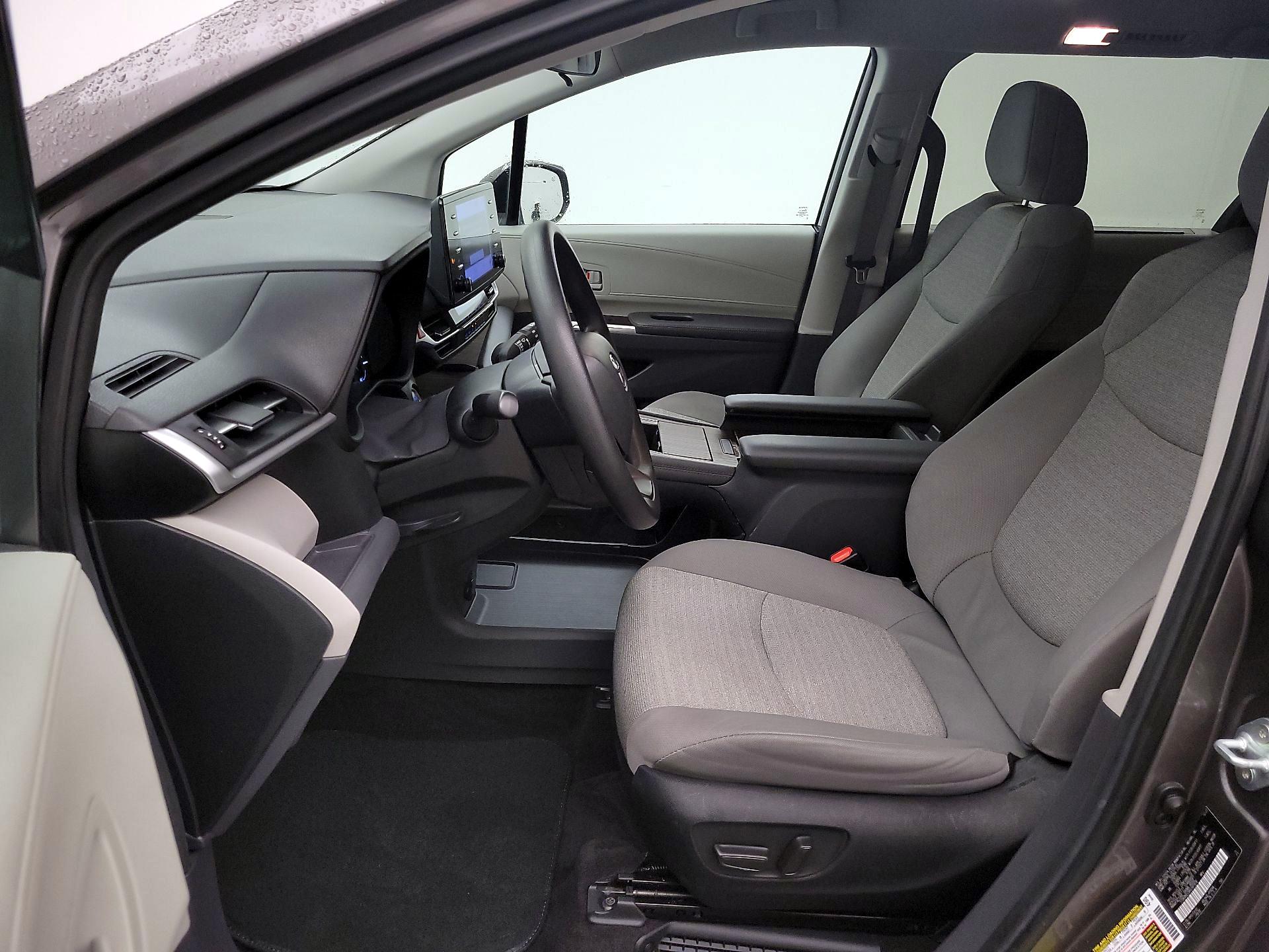 Thumbnail: 2024 Toyota Sienna - 11