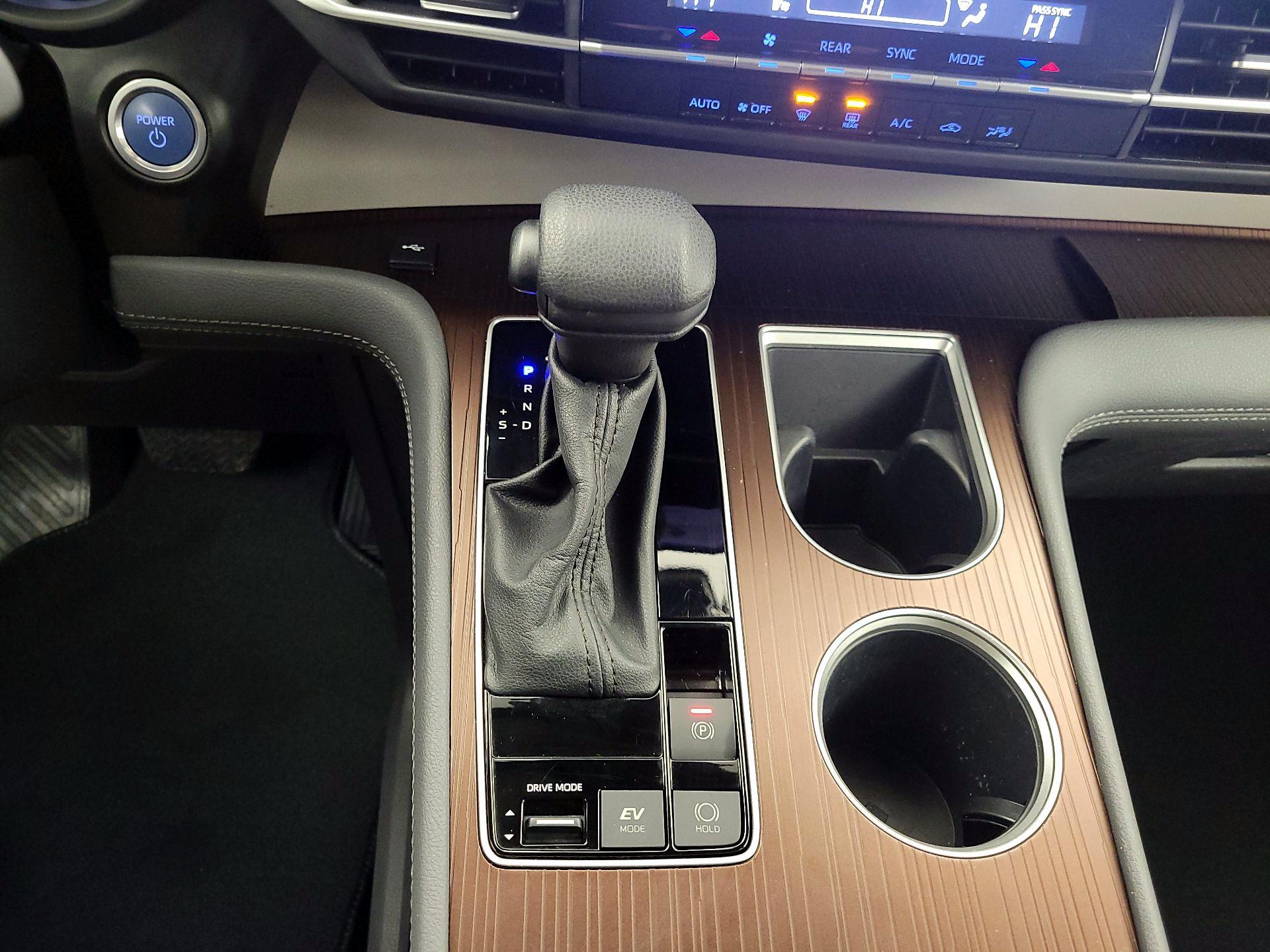 Thumbnail: 2024 Toyota Sienna - 18