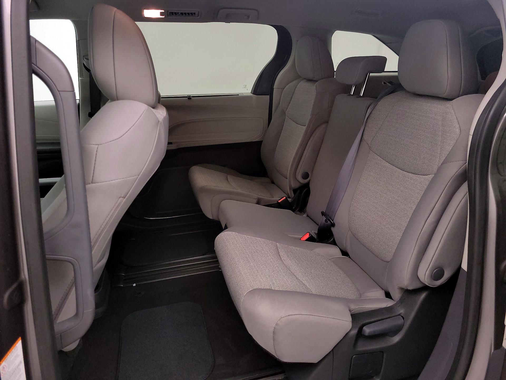 Thumbnail: 2024 Toyota Sienna - 20