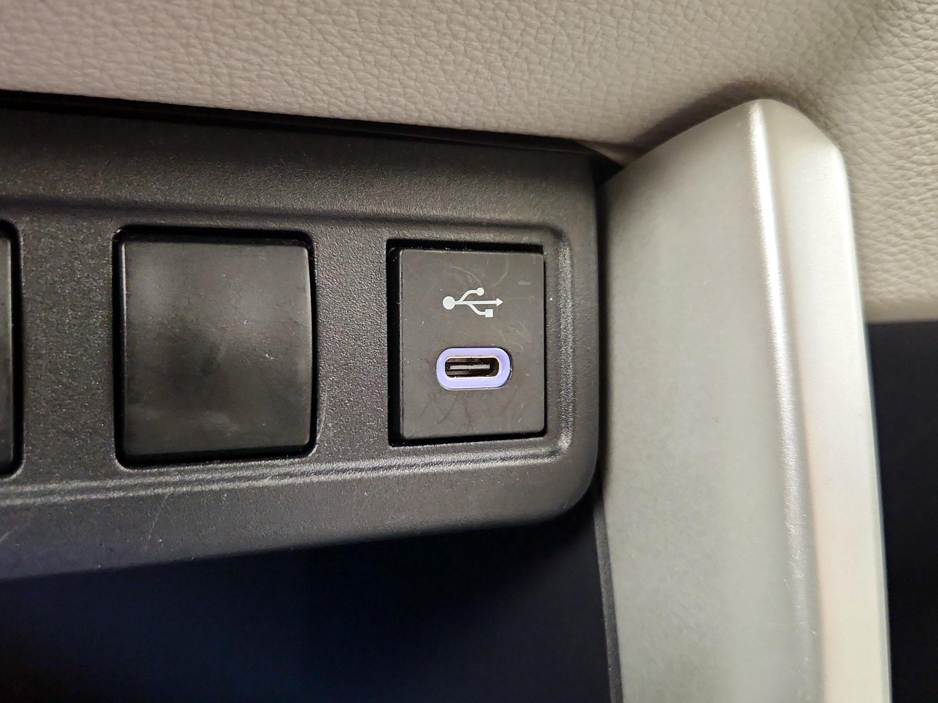 Thumbnail: 2024 Toyota Corolla Cross - 18