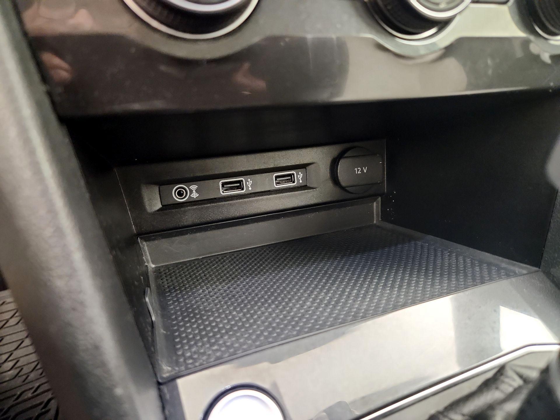 Thumbnail: 2018 Volkswagen Tiguan - 19