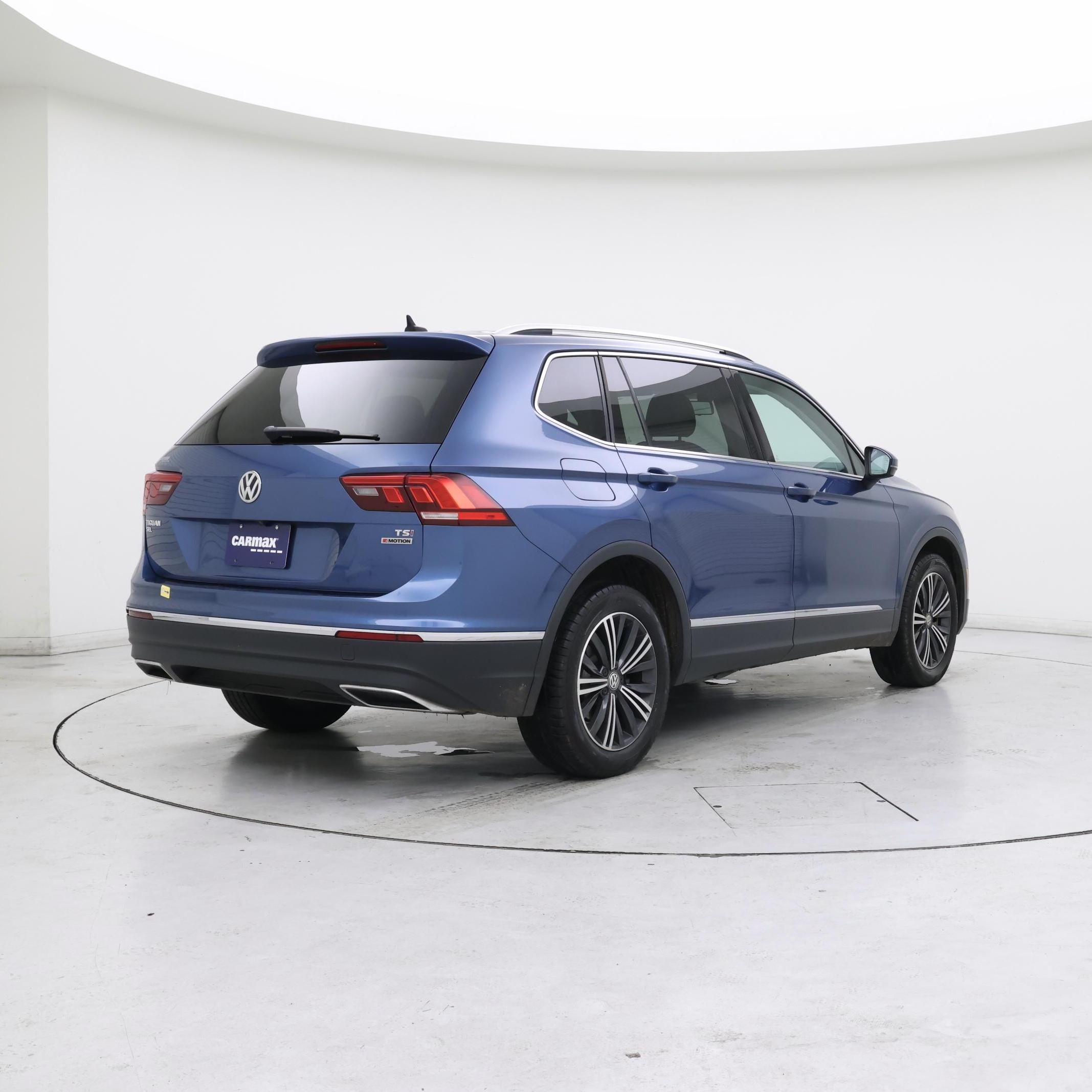 Thumbnail: 2018 Volkswagen Tiguan - 8