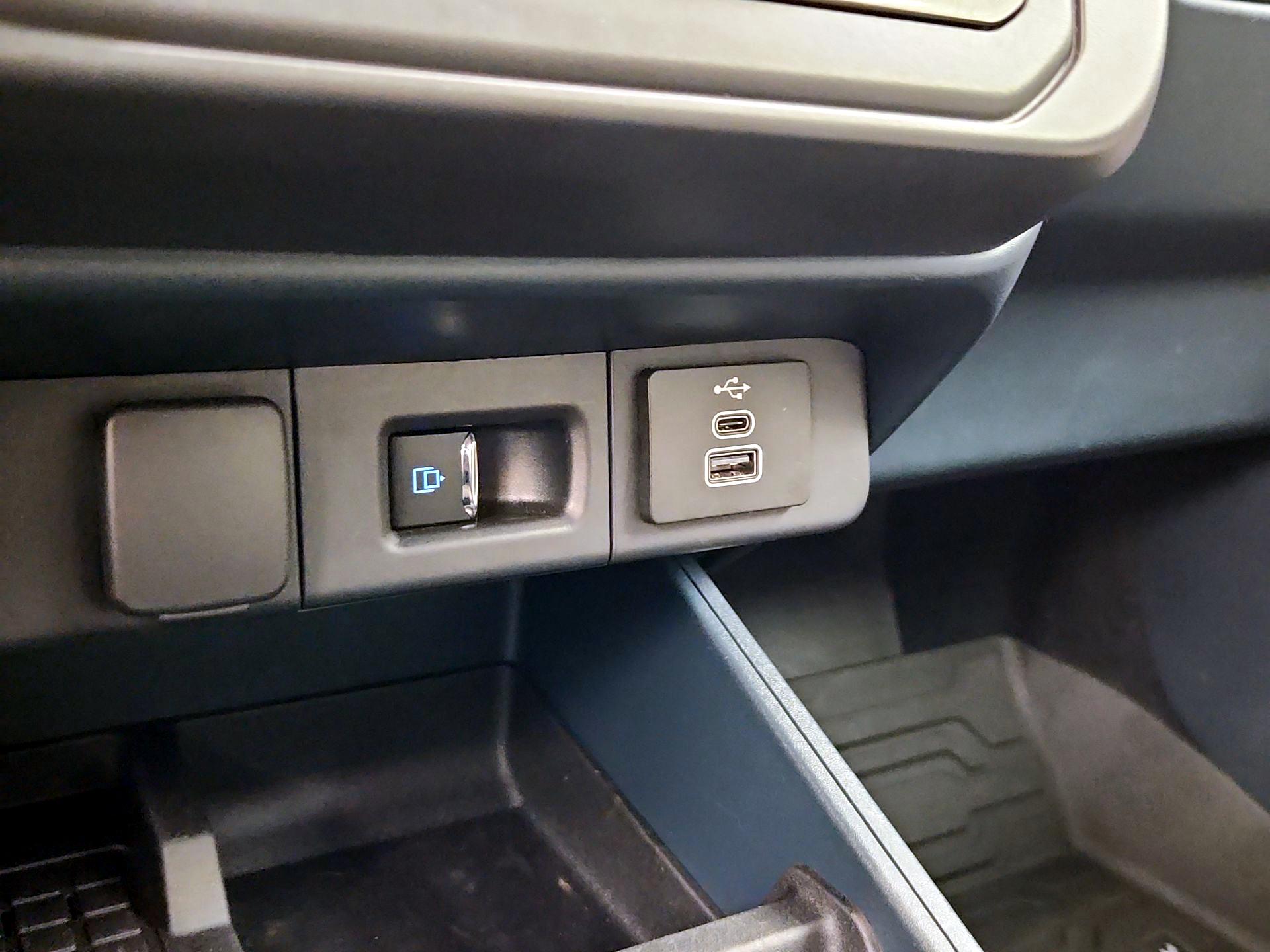 Thumbnail: 2025 Ford Maverick - 19