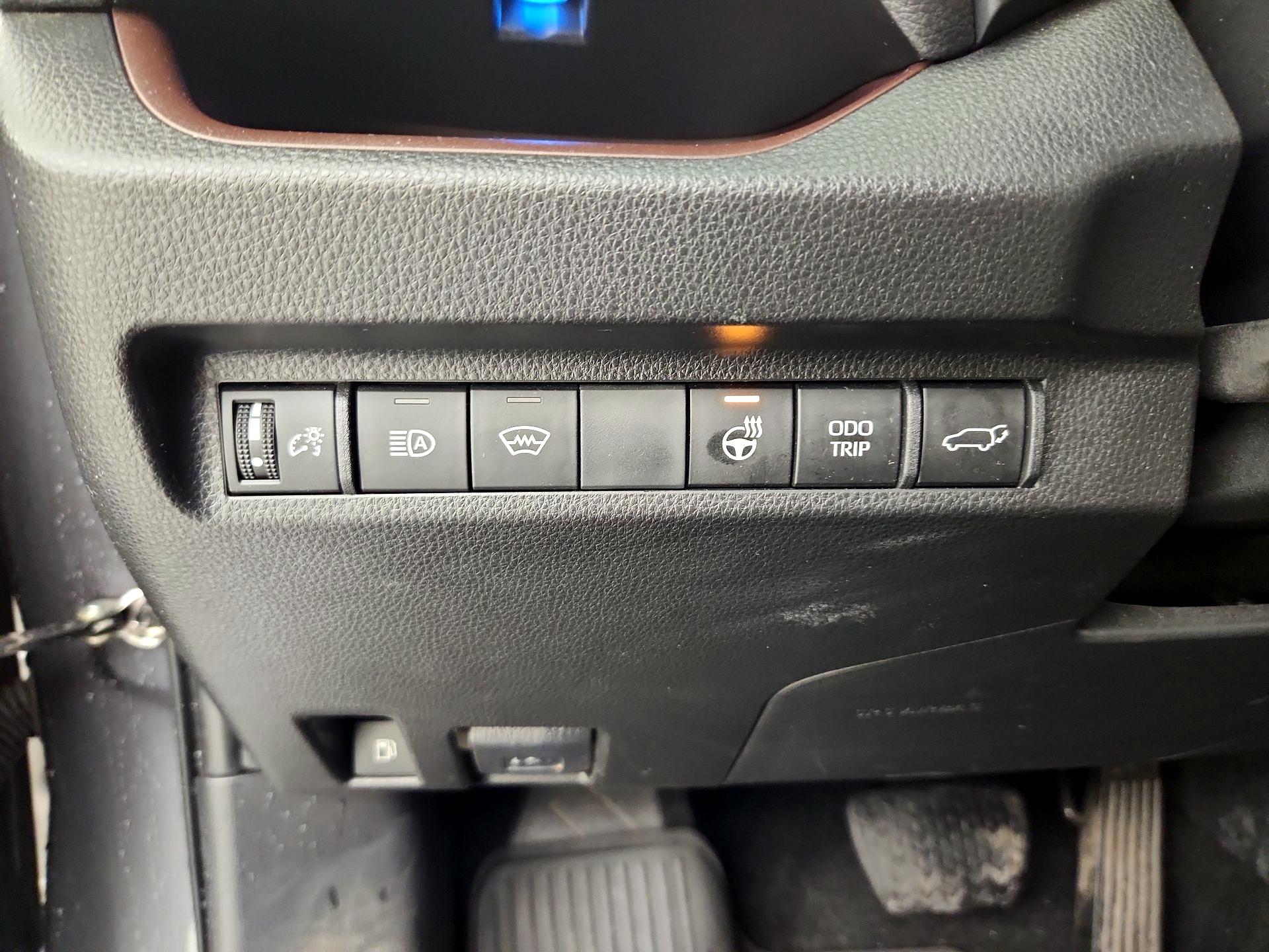 Thumbnail: 2023 Toyota RAV4 - 13