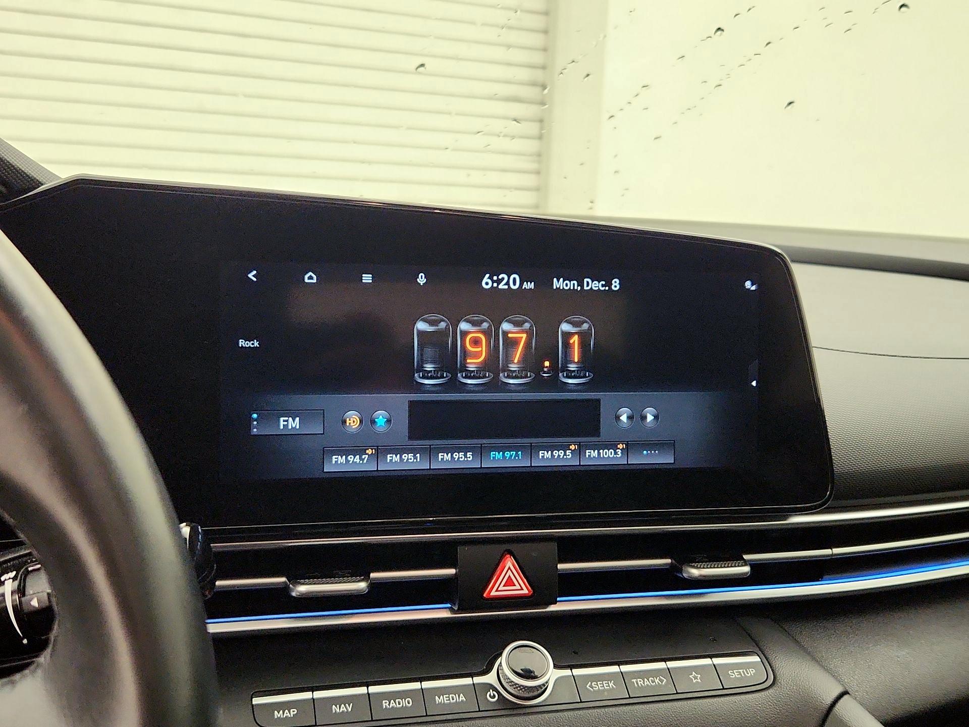 Thumbnail: 2021 Hyundai Elantra - 16