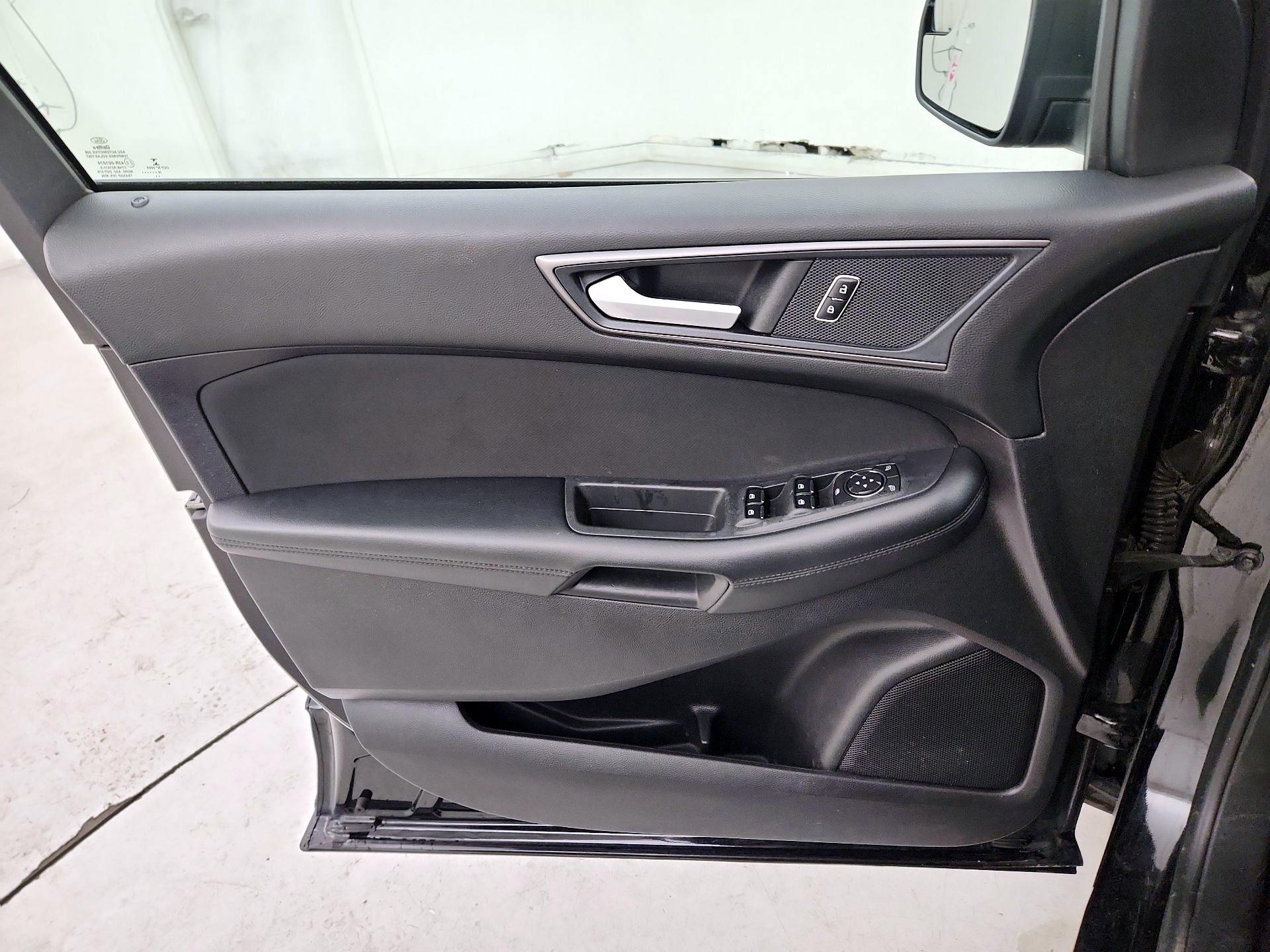 Thumbnail: 2018 Ford Edge - 12