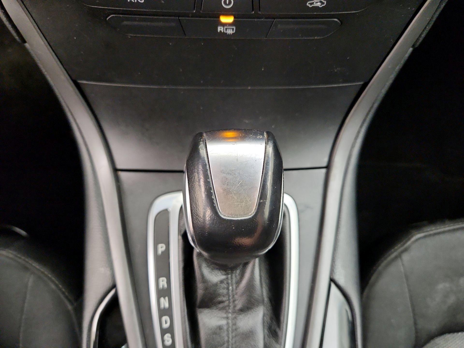 Thumbnail: 2018 Ford Edge - 17