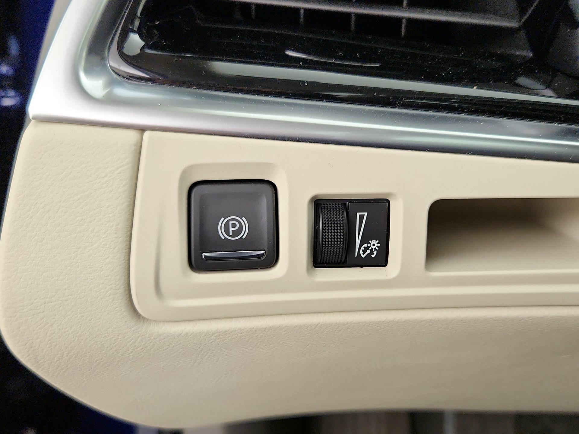 Thumbnail: 2025 Cadillac XT6 - 13