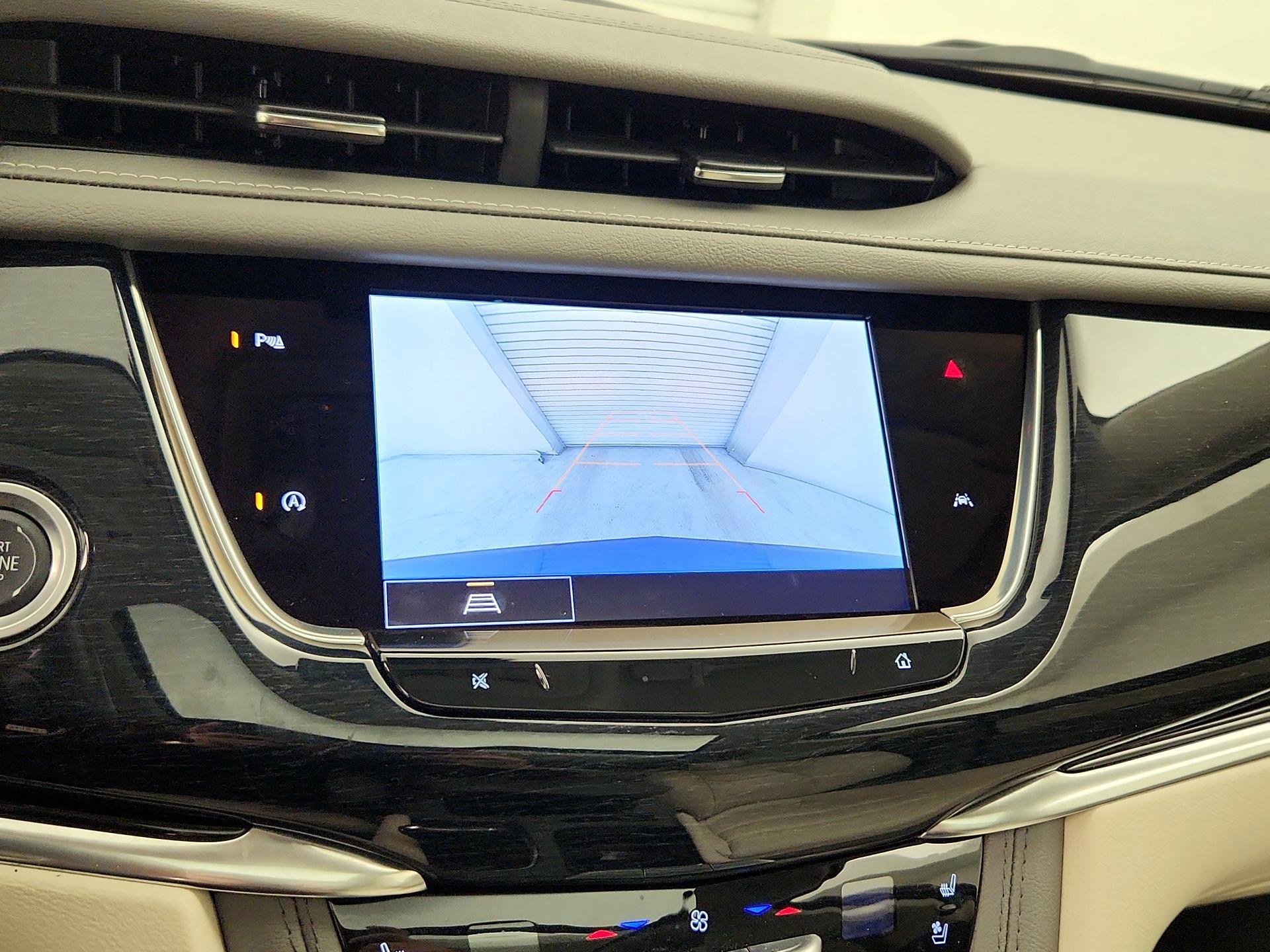 Thumbnail: 2025 Cadillac XT6 - 14