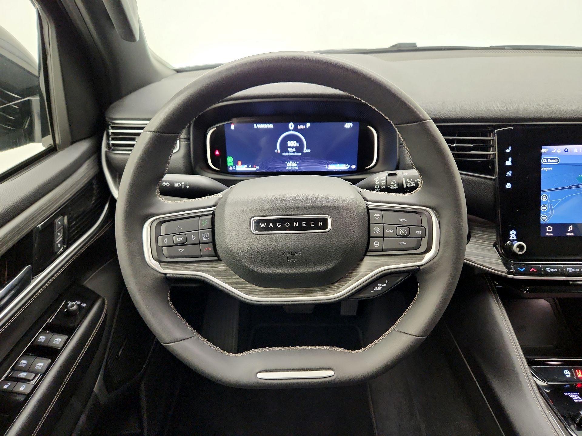 Thumbnail: 2024 Jeep Wagoneer - 10