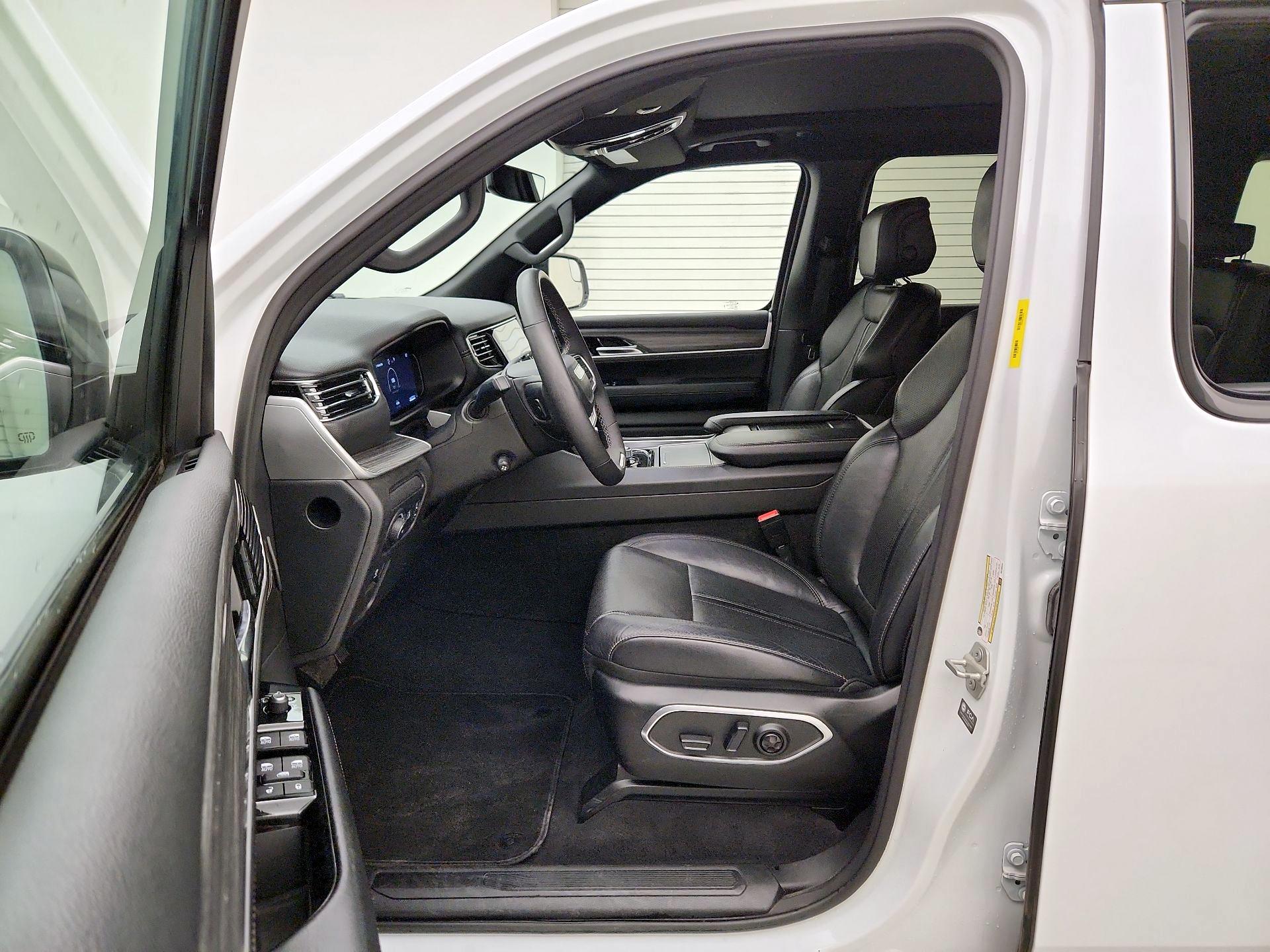 Thumbnail: 2024 Jeep Wagoneer - 11