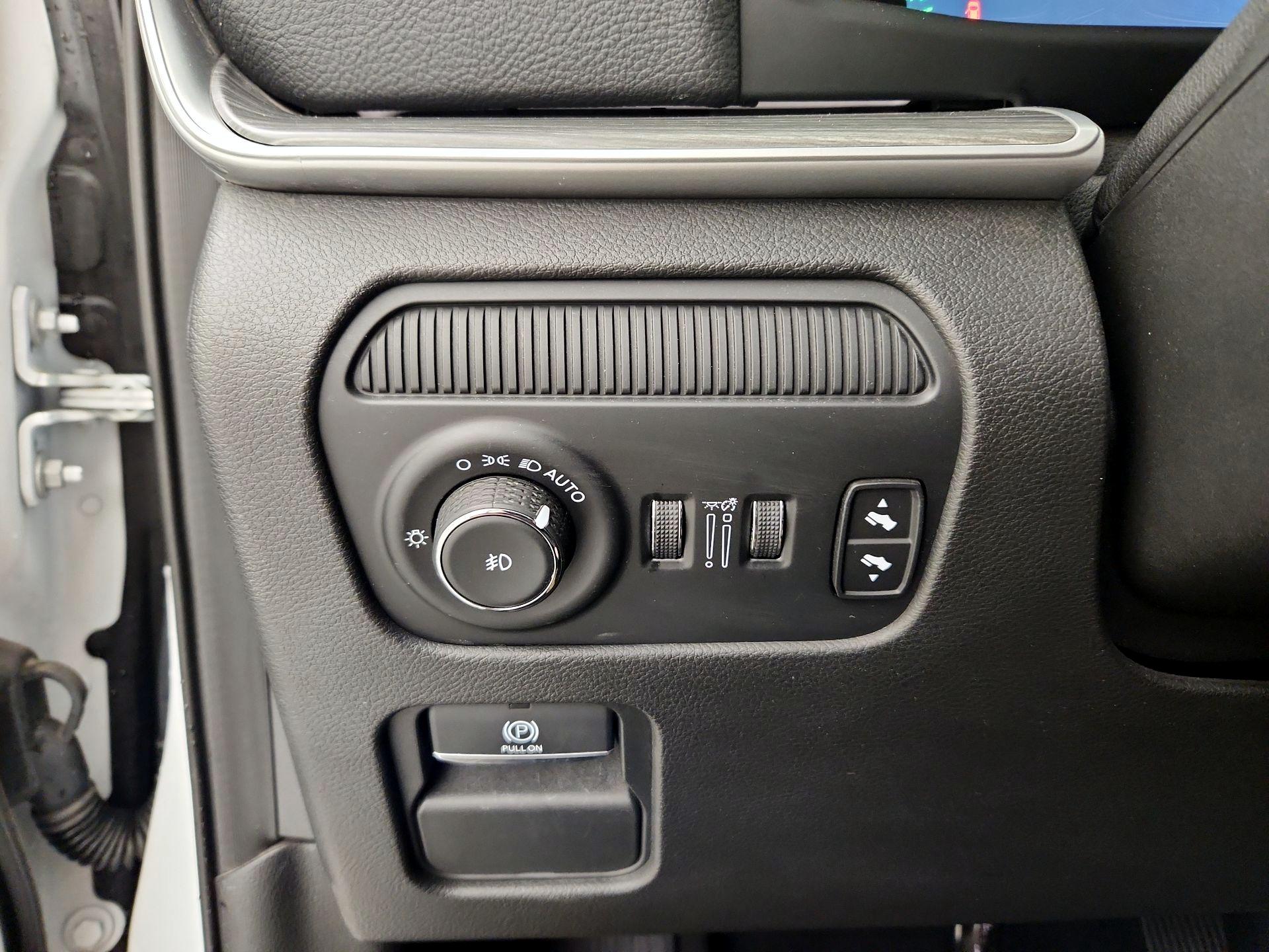 Thumbnail: 2024 Jeep Wagoneer - 13