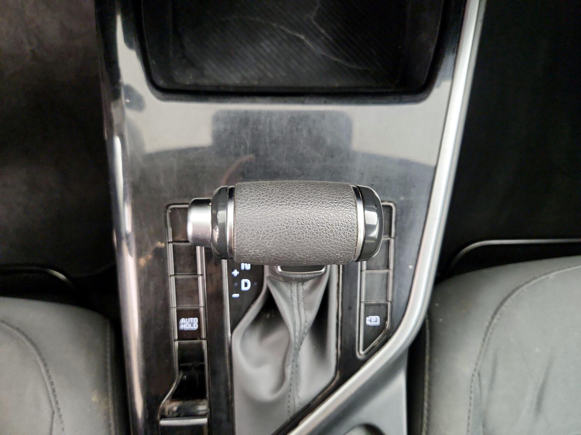 Thumbnail: 2024 Kia Niro - 17