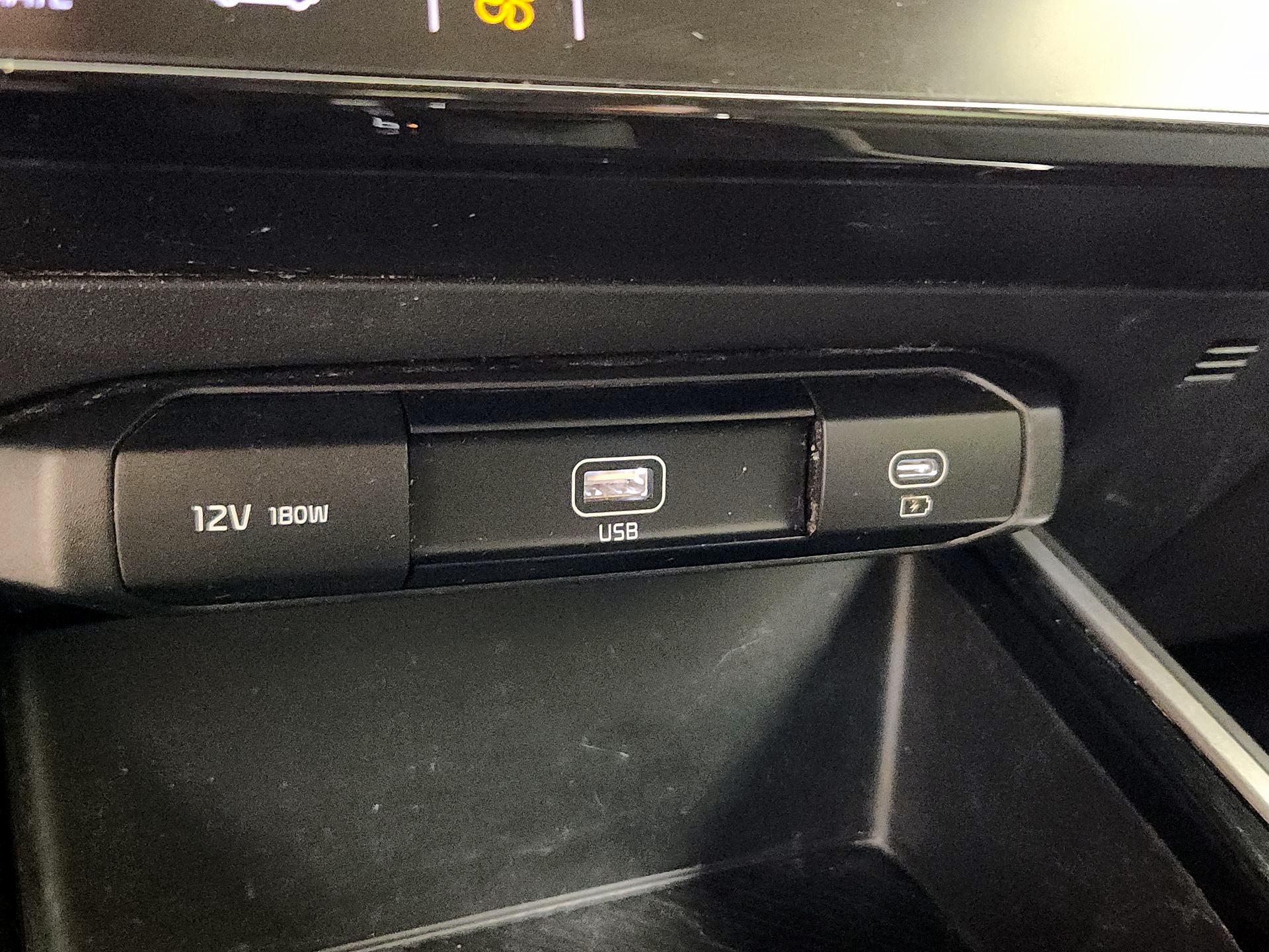 Thumbnail: 2024 Kia Niro - 18