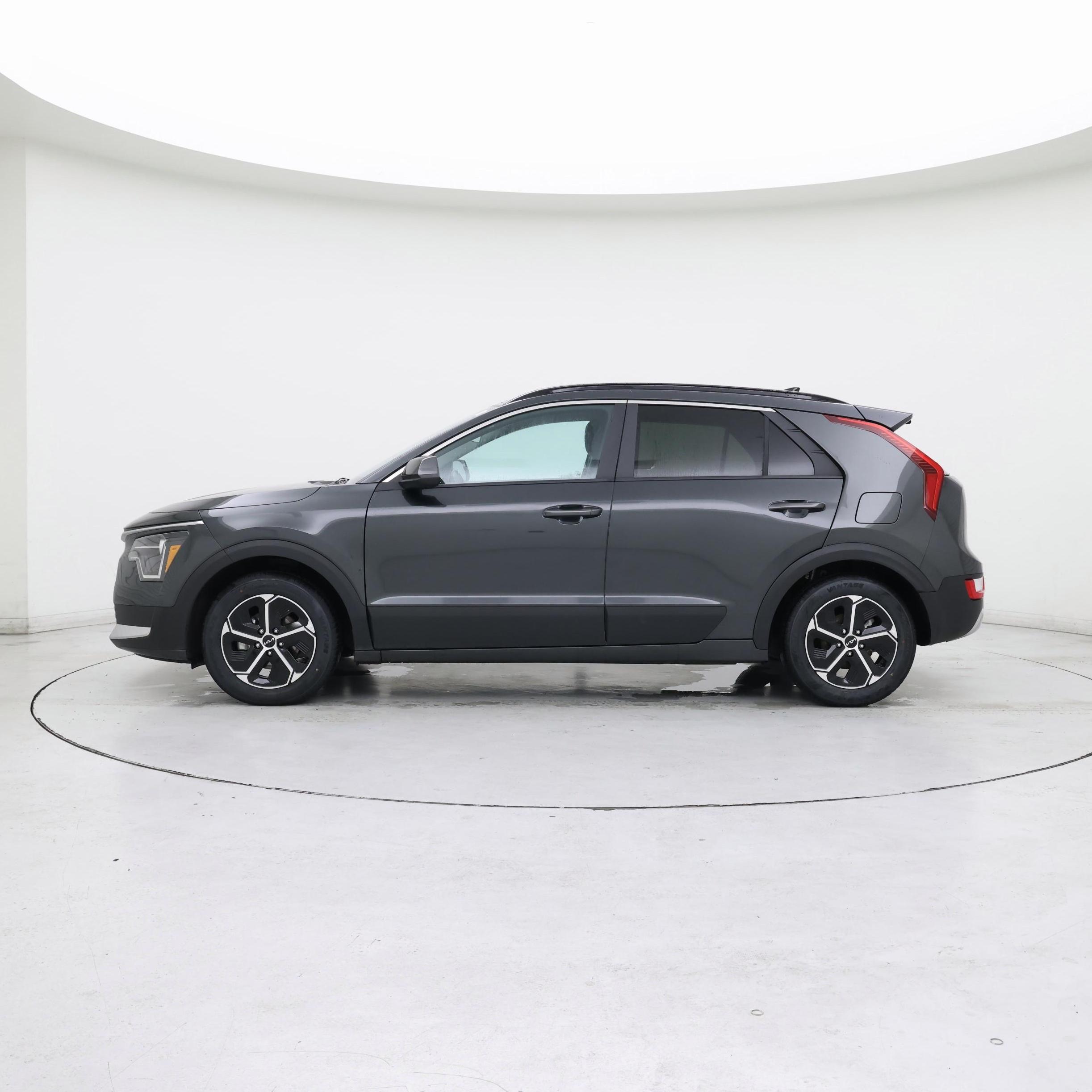 Thumbnail: 2024 Kia Niro - 3