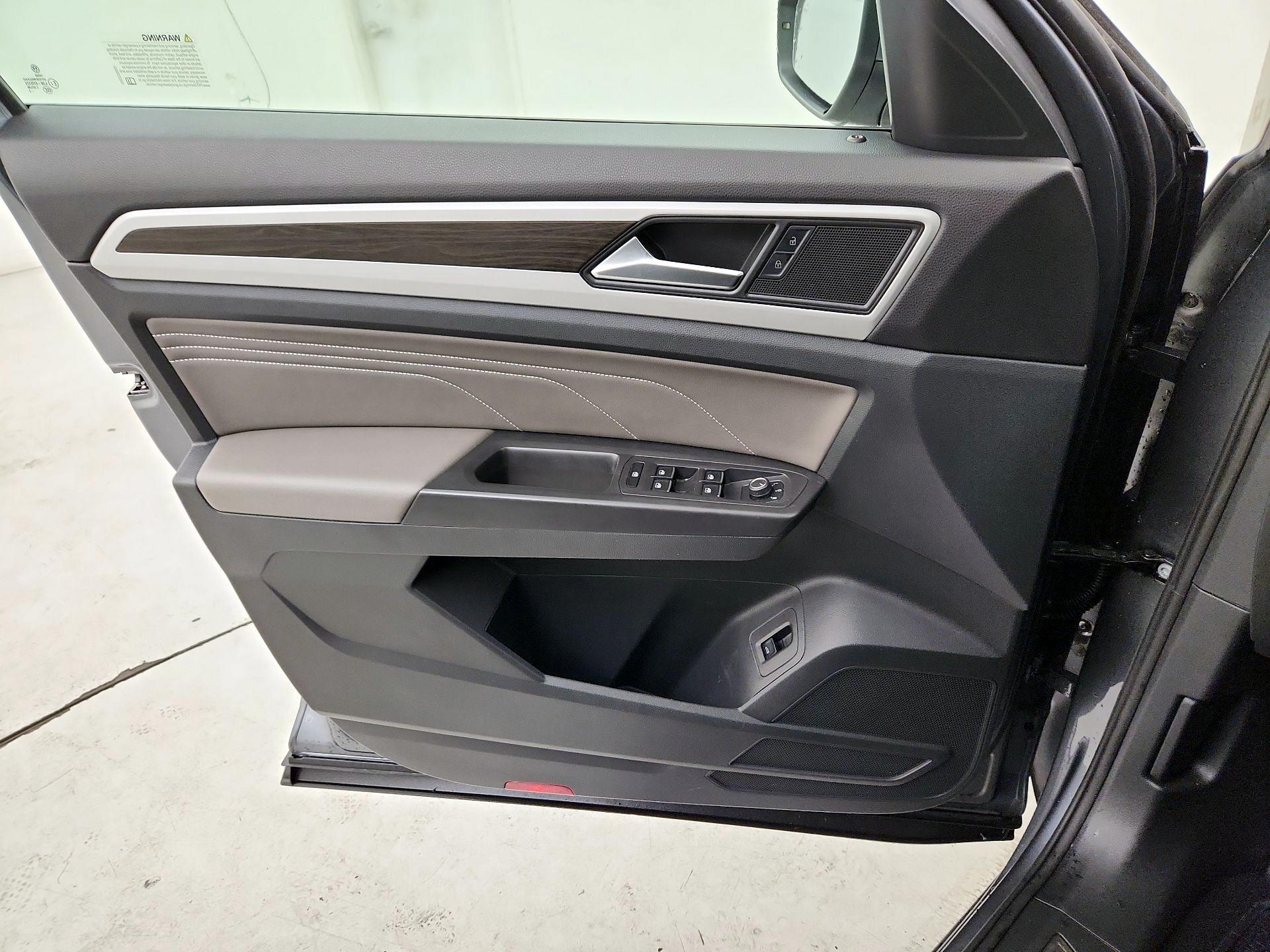 Thumbnail: 2022 Volkswagen Atlas - 12