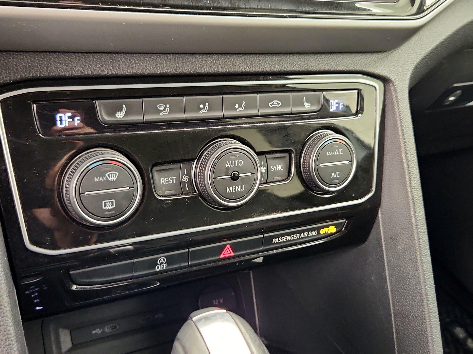 Thumbnail: 2022 Volkswagen Atlas - 16