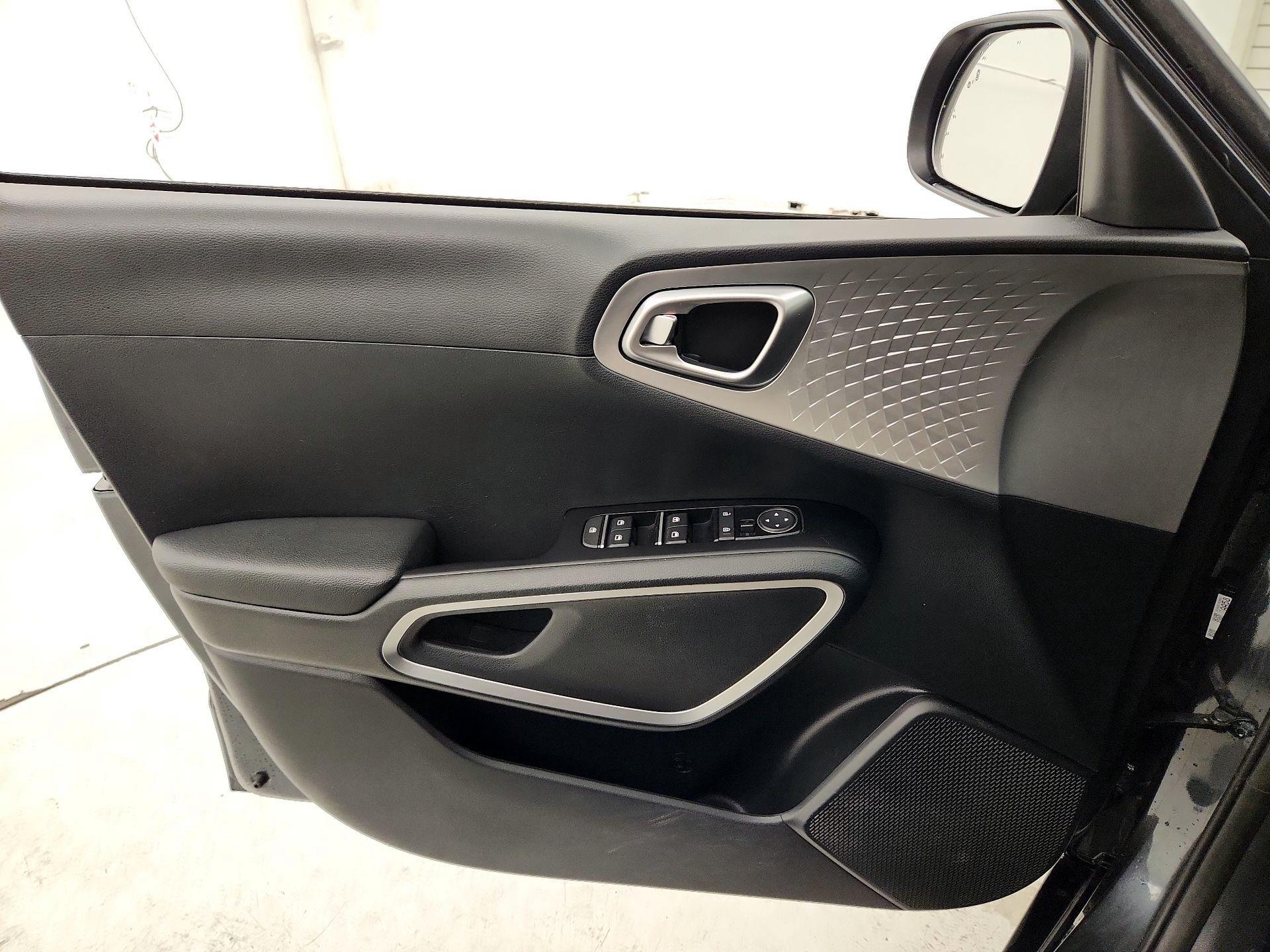 Thumbnail: 2022 Kia Soul - 12